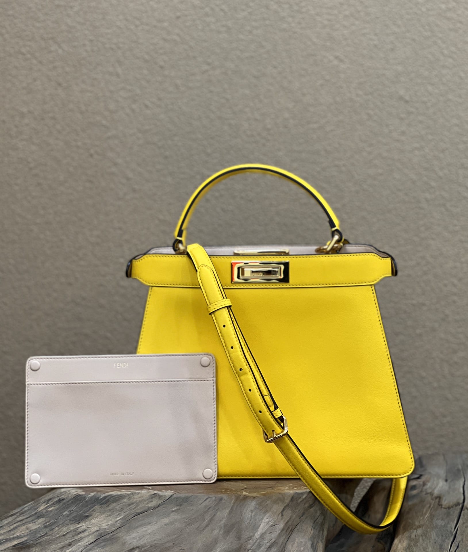Bolsa FENDI PEEKABOO I See U