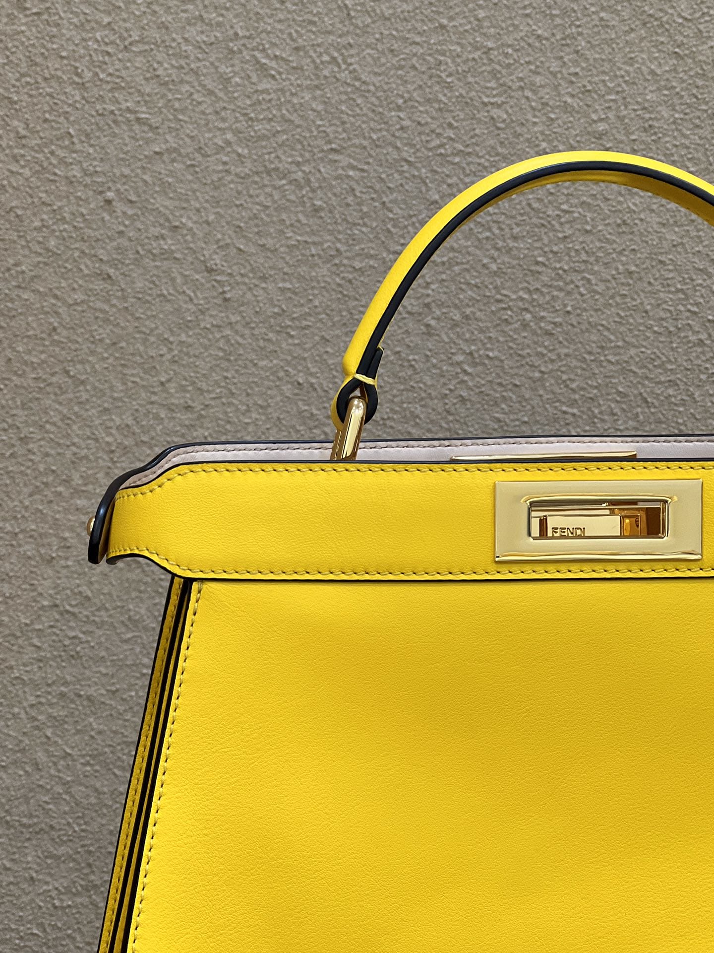 Bolsa FENDI PEEKABOO I See U