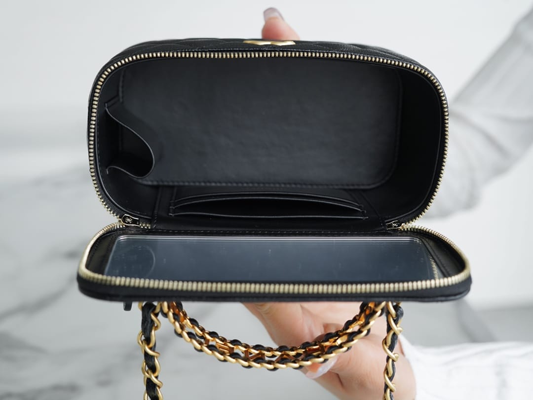 Bolsa CHANEL 22S
