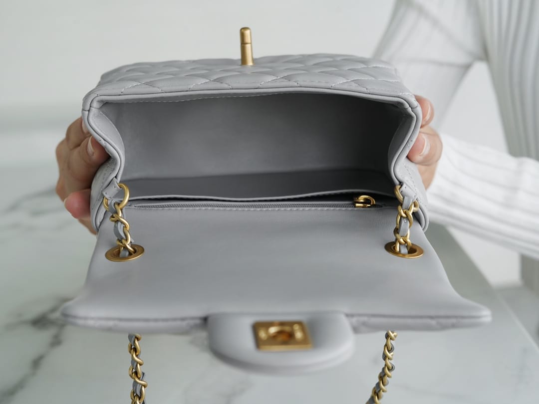 Bolsa CHANEL 18cm