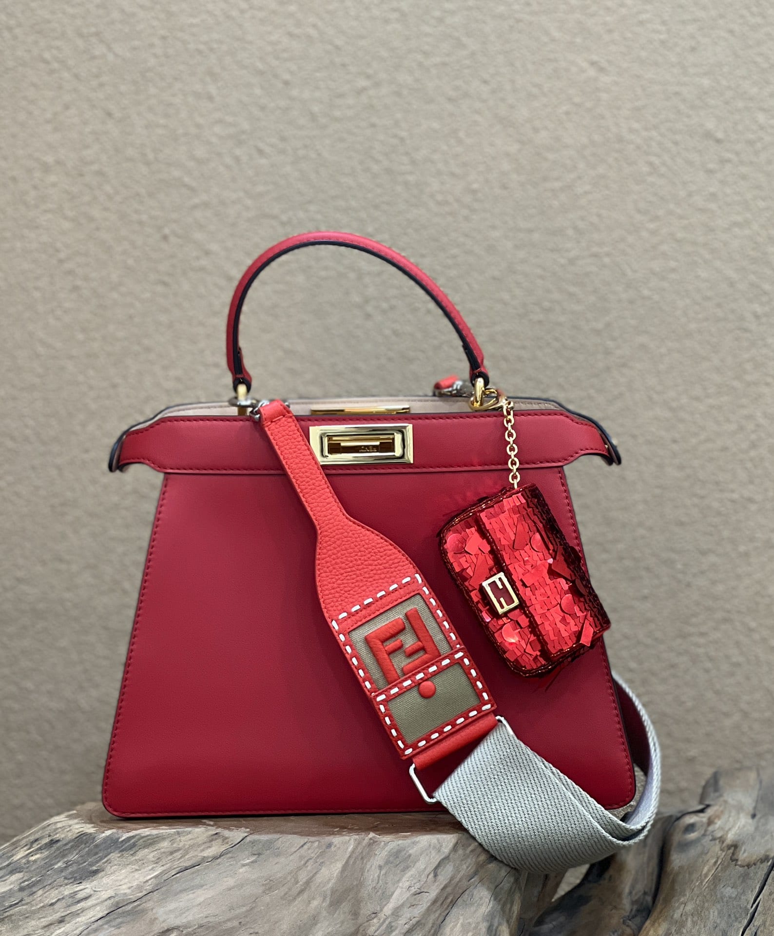 Bolsa FENDI PEEKABOO I See U