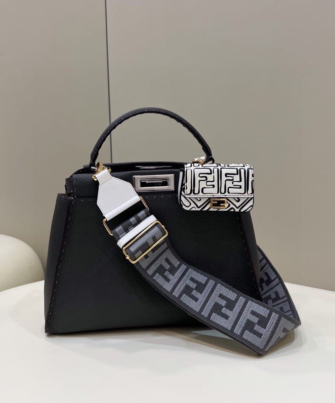 Bolsa FENDI peekaboo