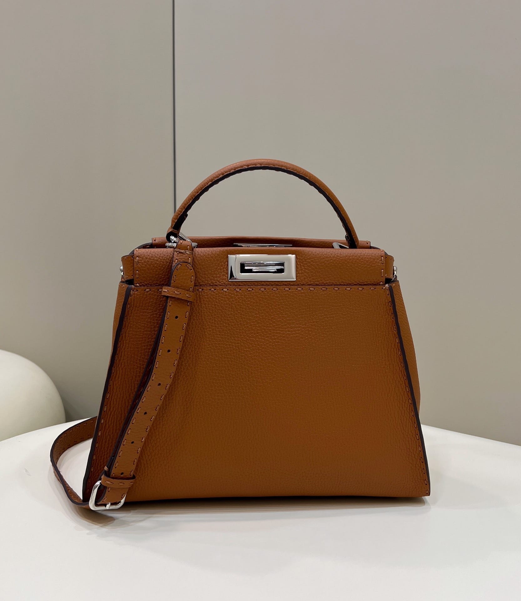 Bolsa FENDI peekaboo