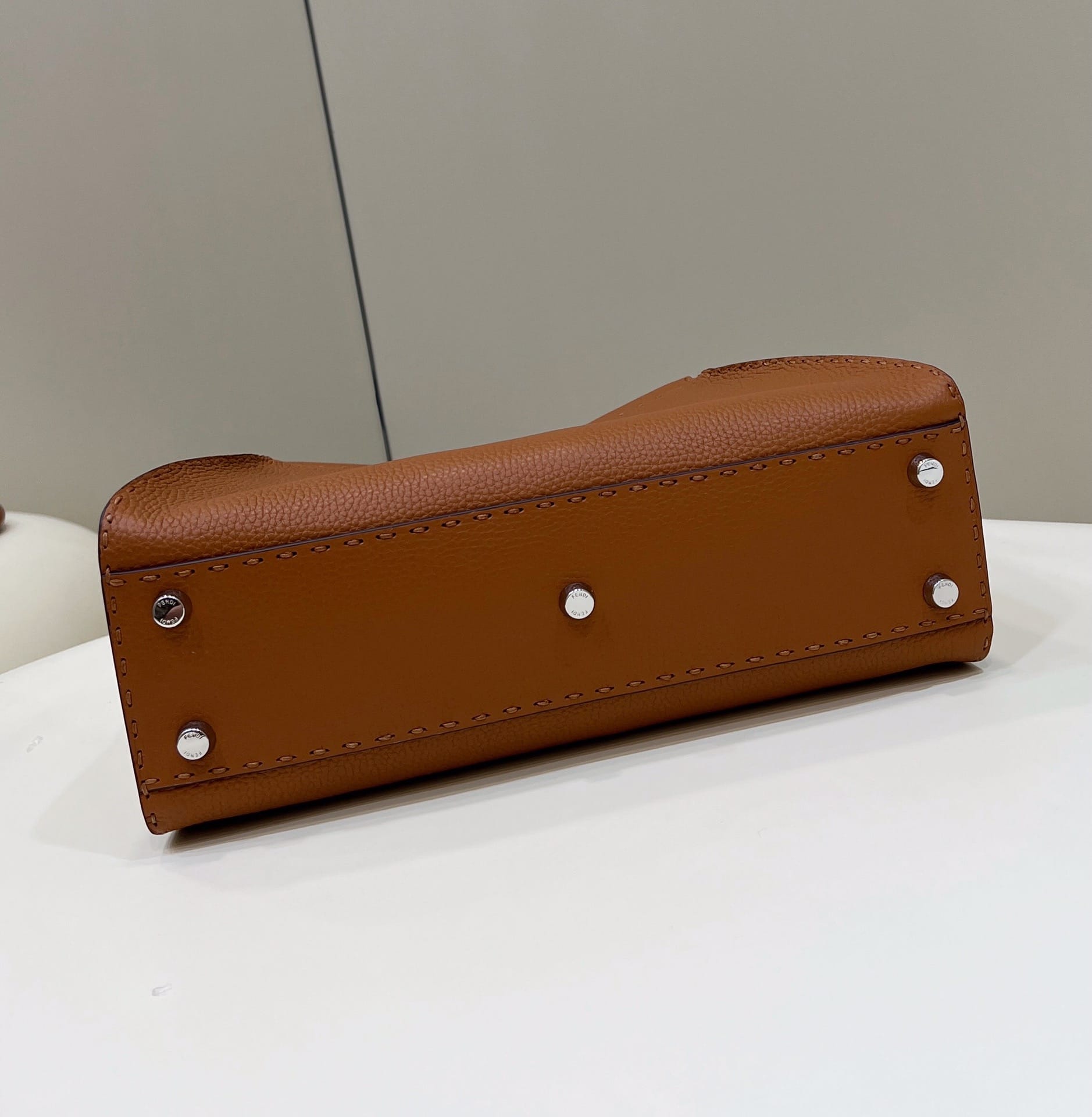 Bolsa FENDI peekaboo