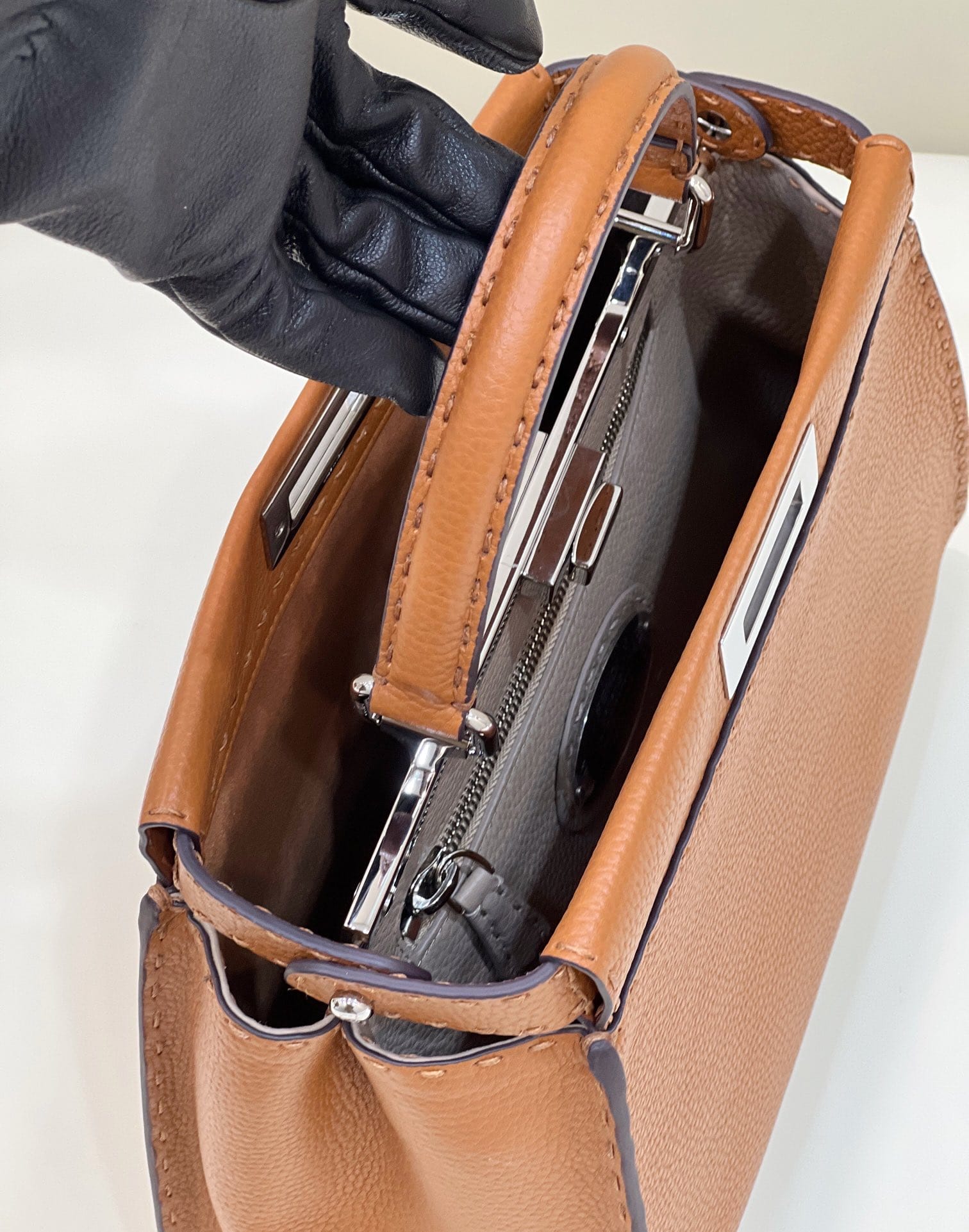 Bolsa FENDI peekaboo