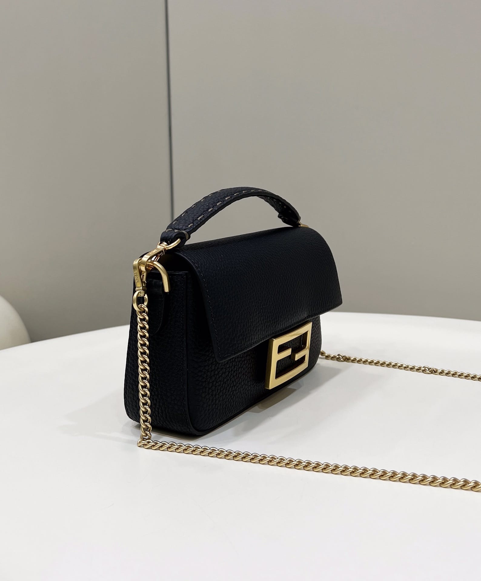 Bolsa FENDI baguette