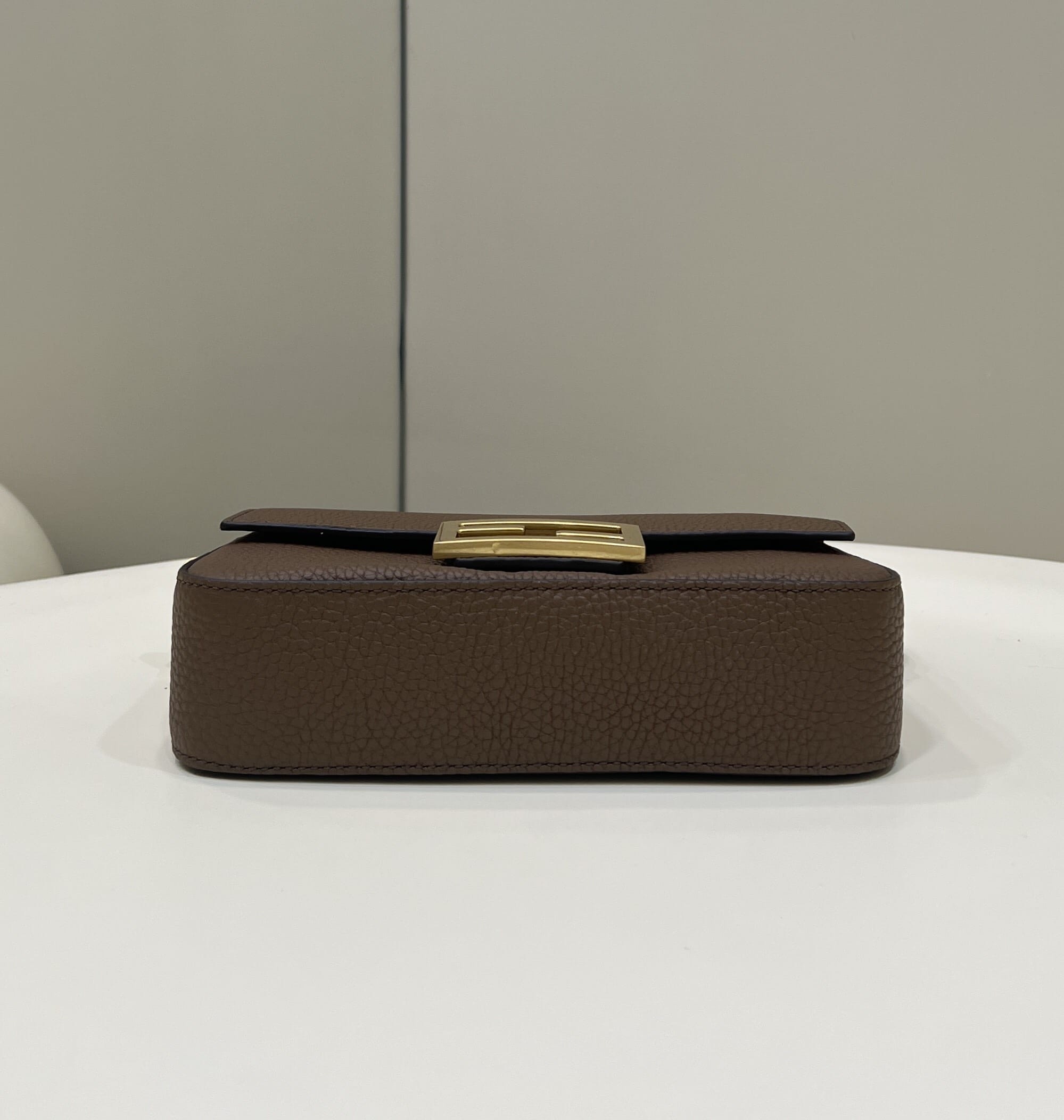 Bolsa FENDI baguette