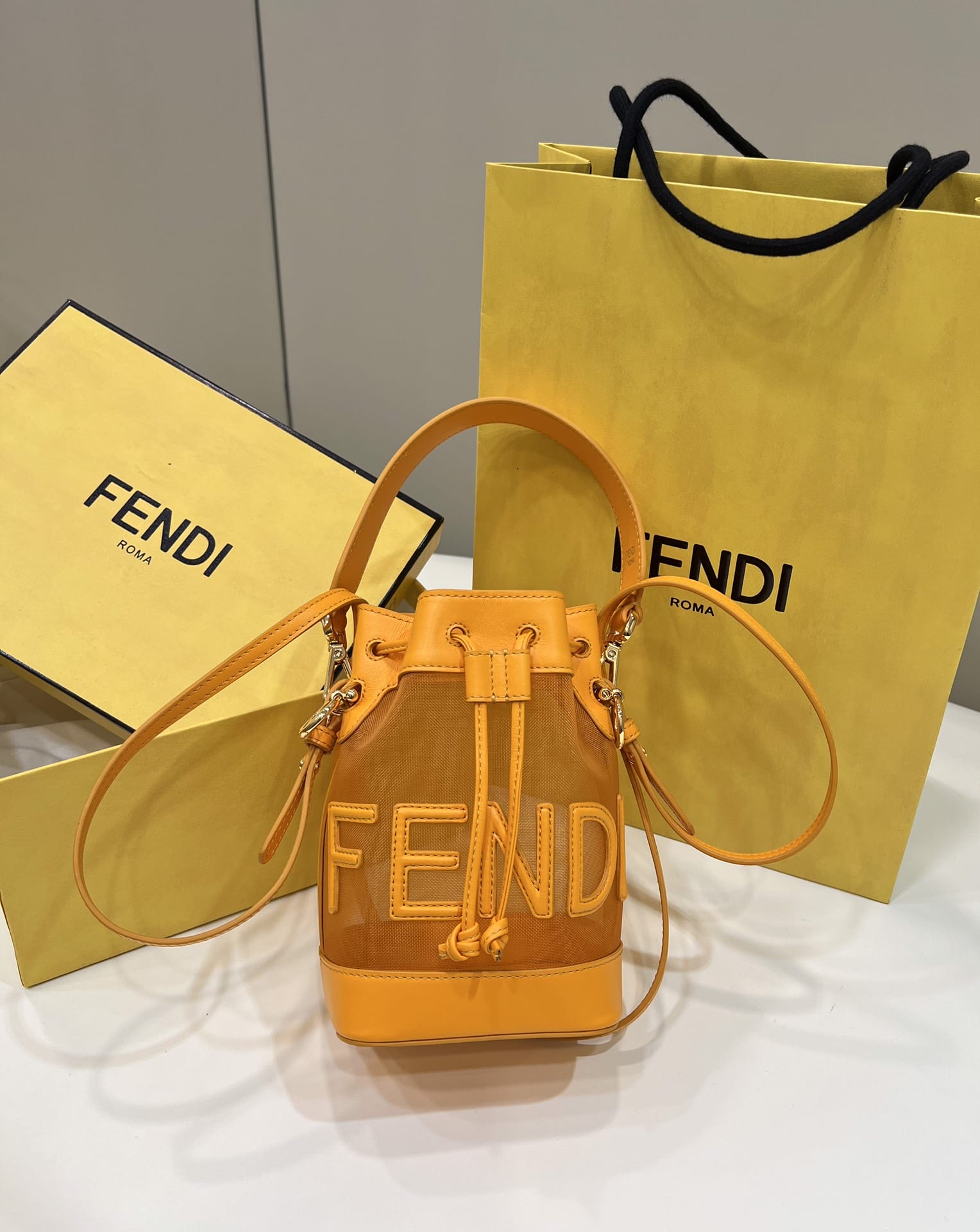 Bolsa FENDI LOGO