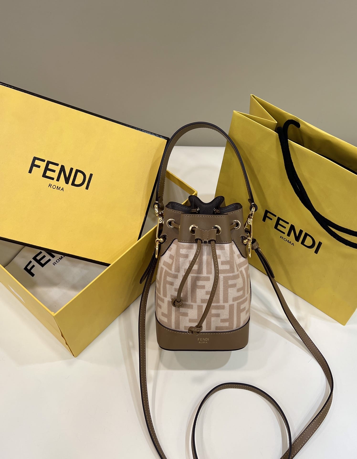 Bolsa FENDI MON TRÉSOR