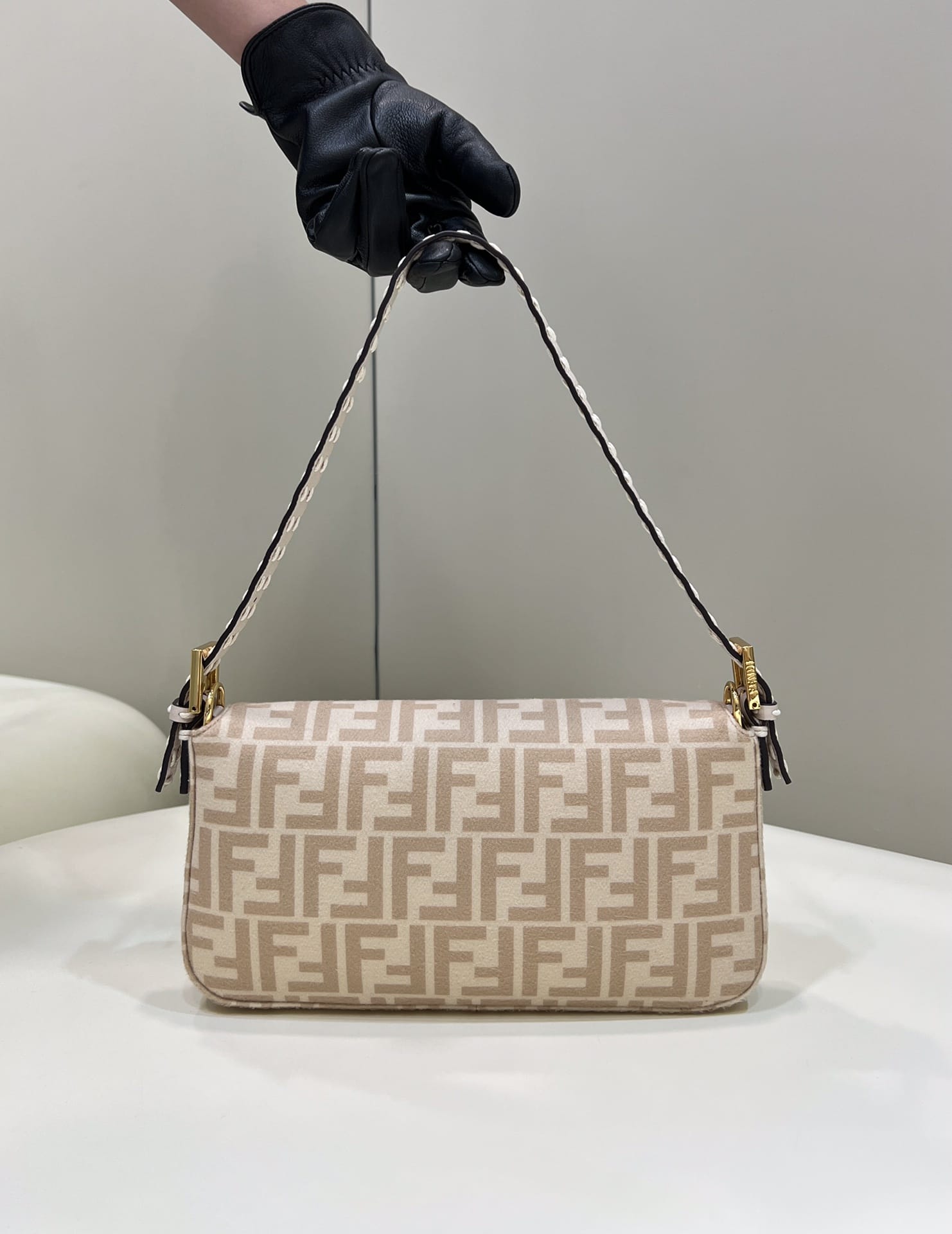 Bolsa FENDI baguette