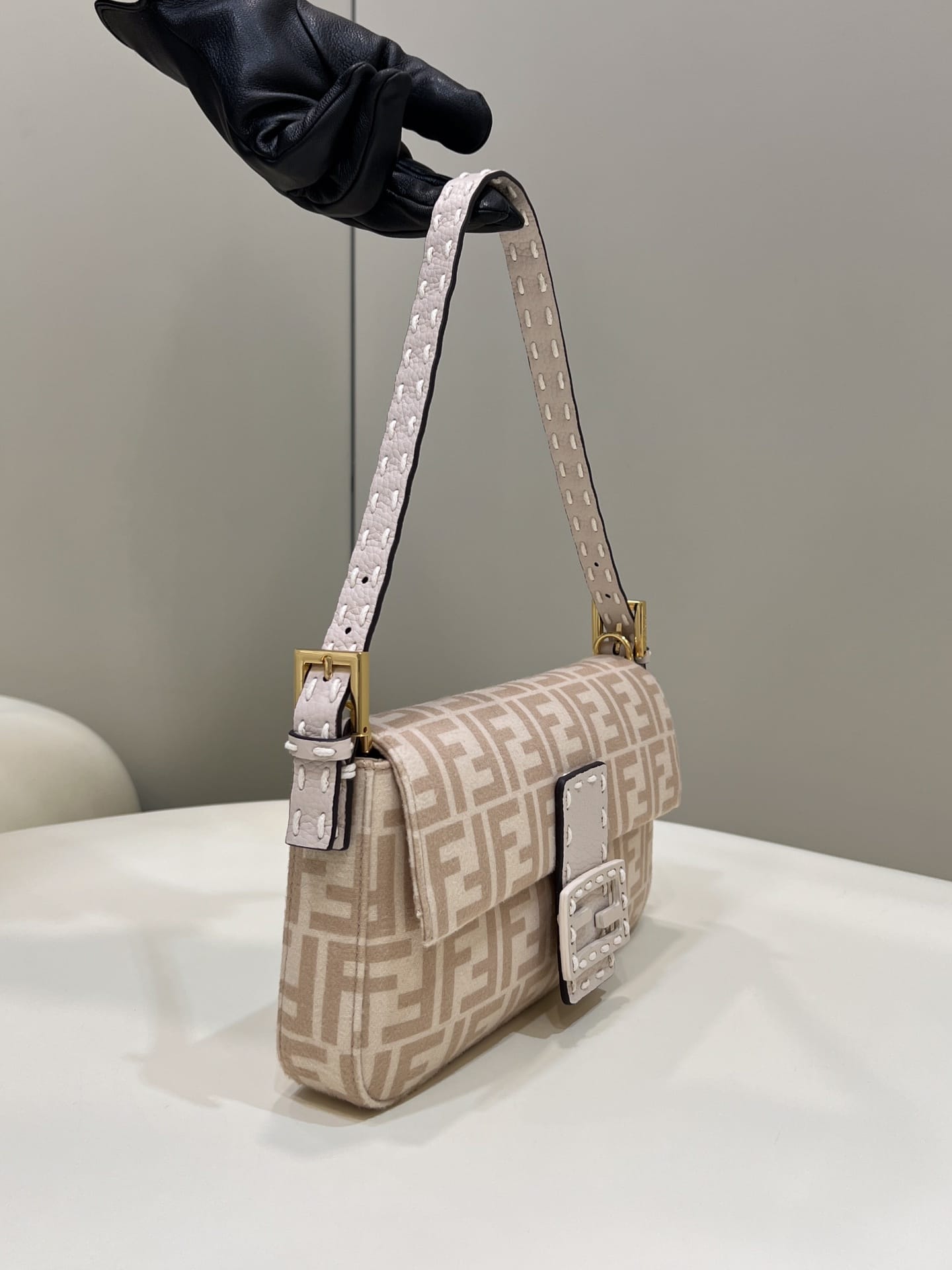 Bolsa FENDI baguette