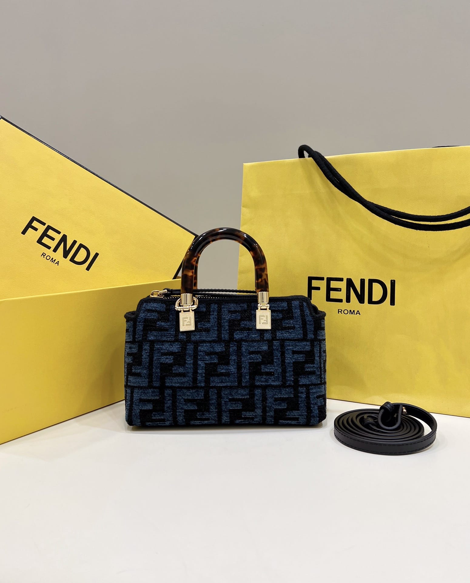Bolsa FENDI By The Way Boston