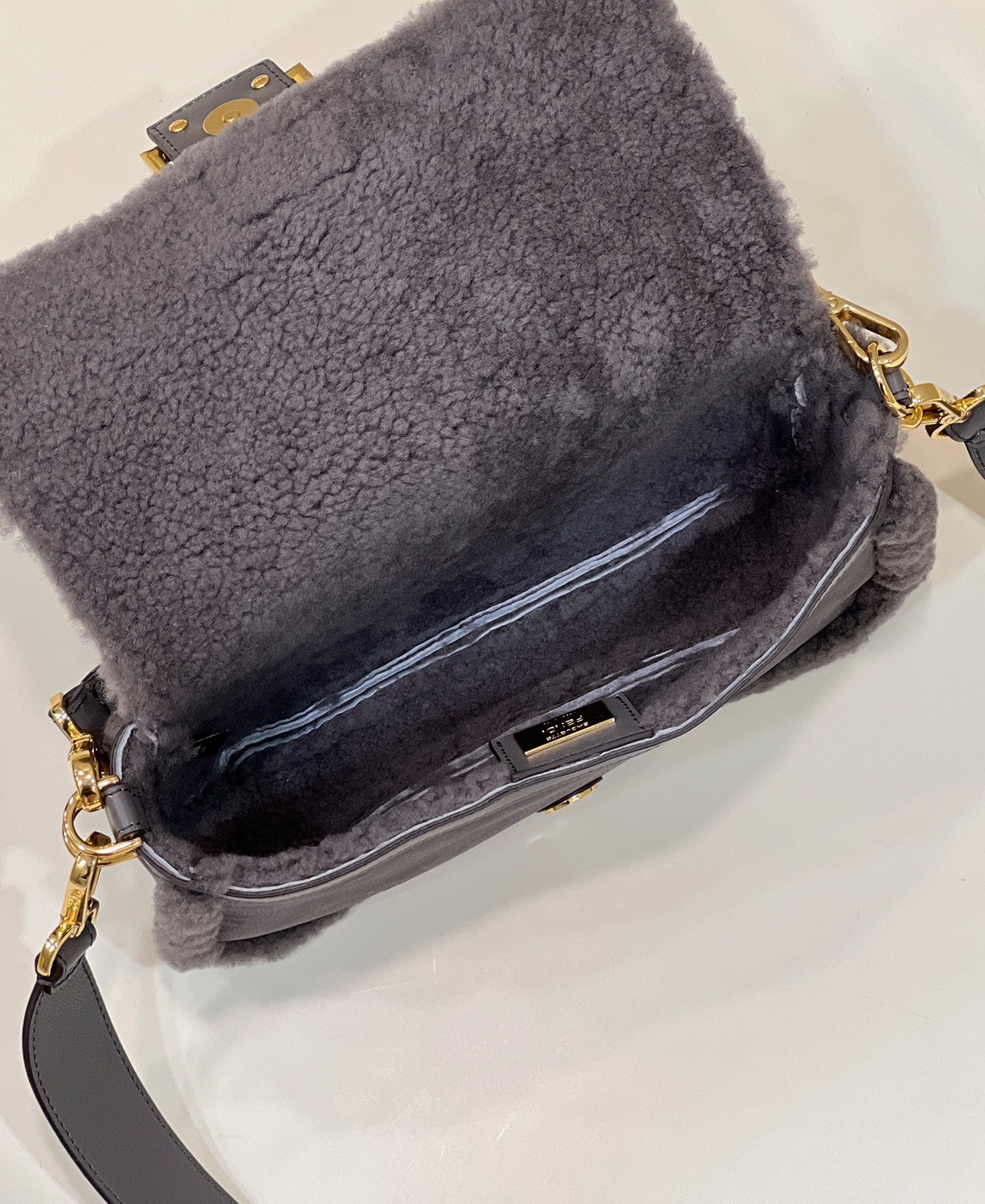 Bolsa FENDI baguette