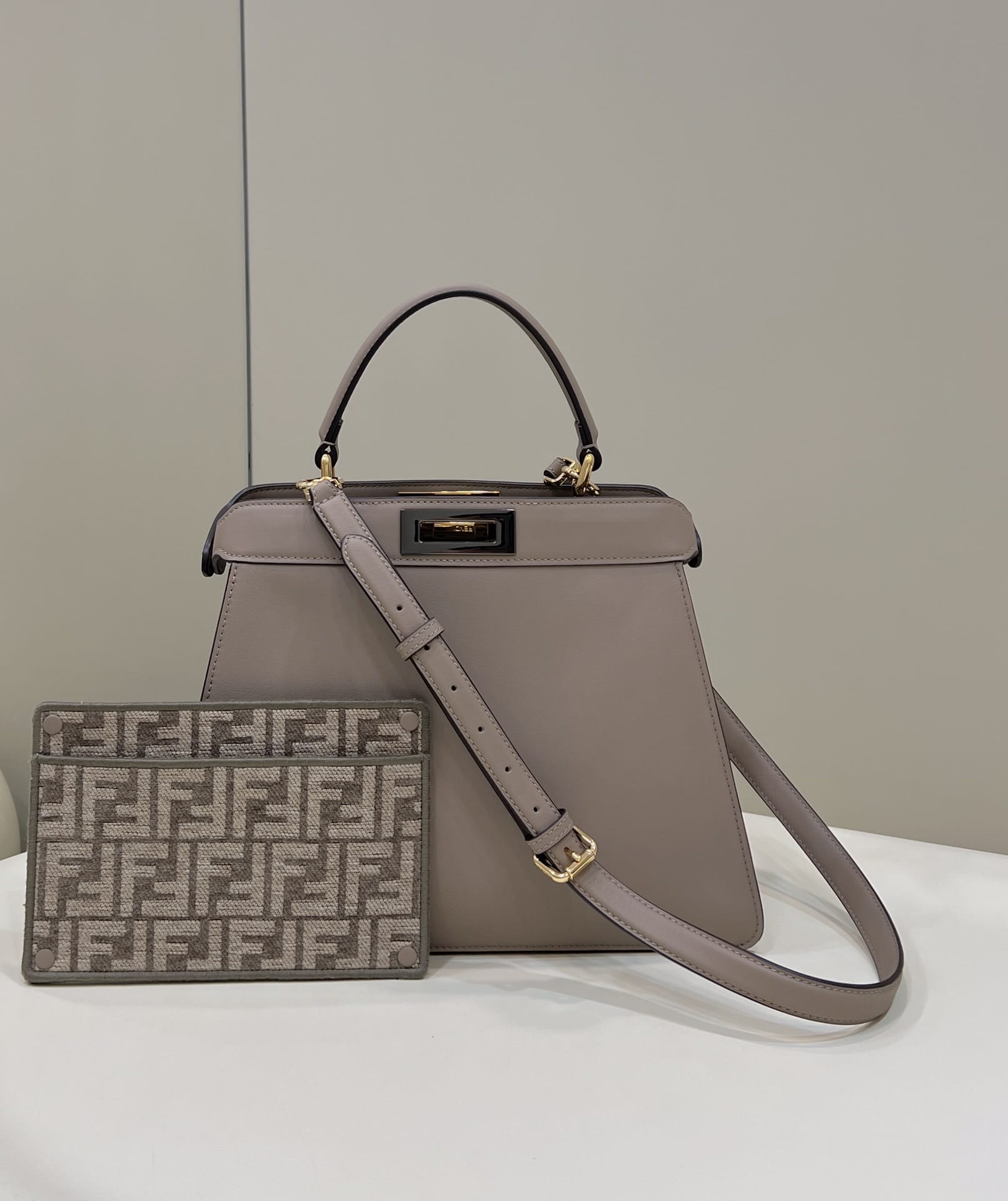 Bolsa FENDI peekaboo