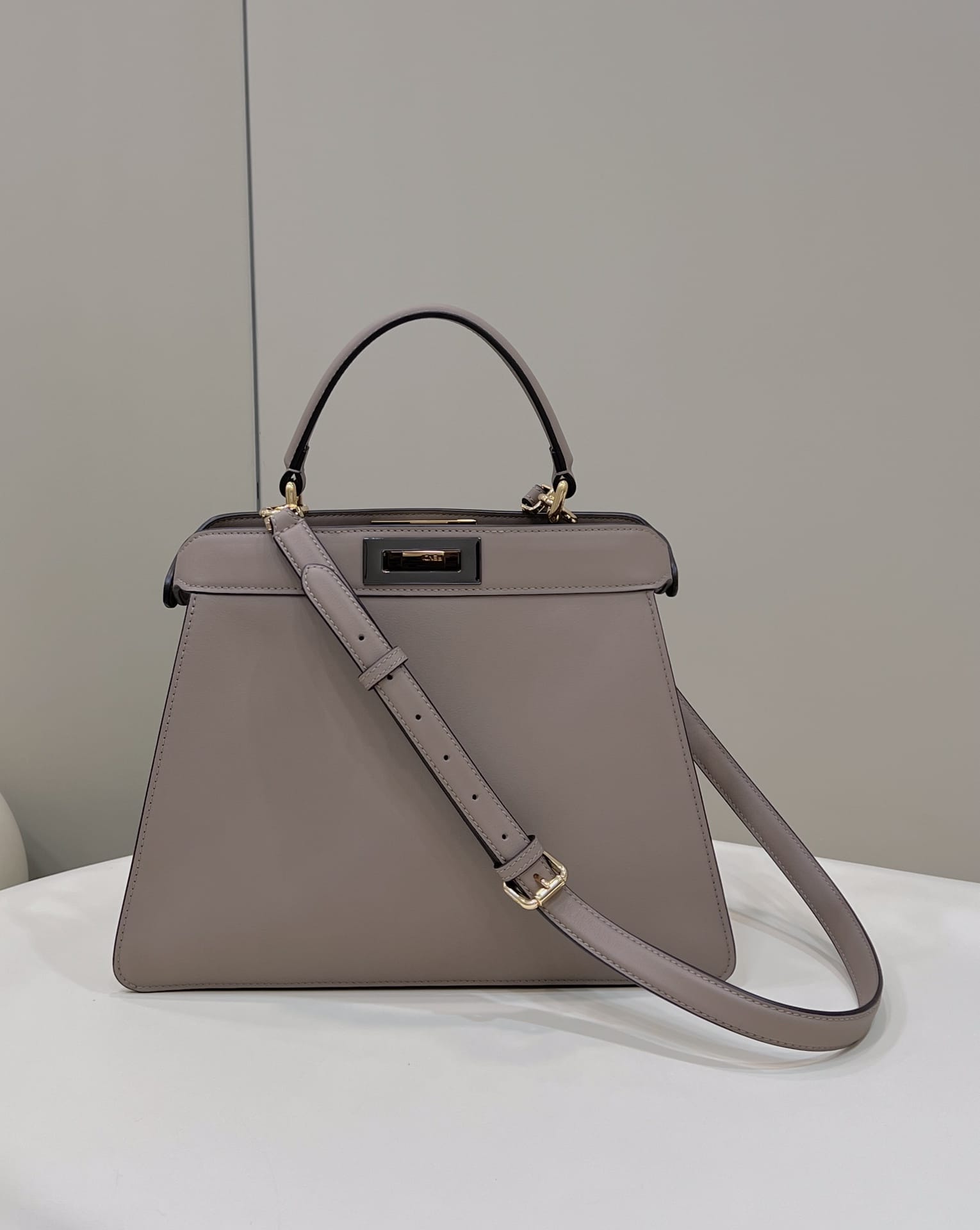 Bolsa FENDI peekaboo