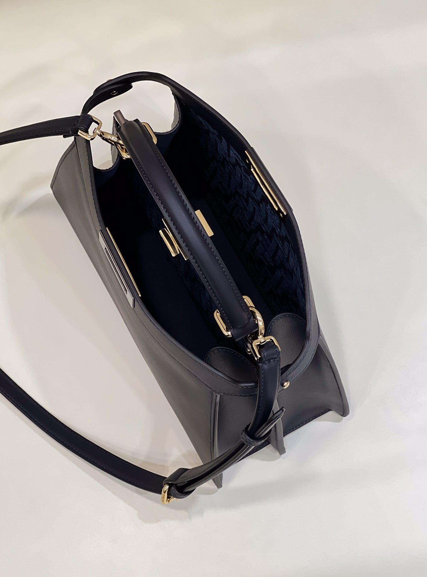 Bolsa FENDI peekaboo