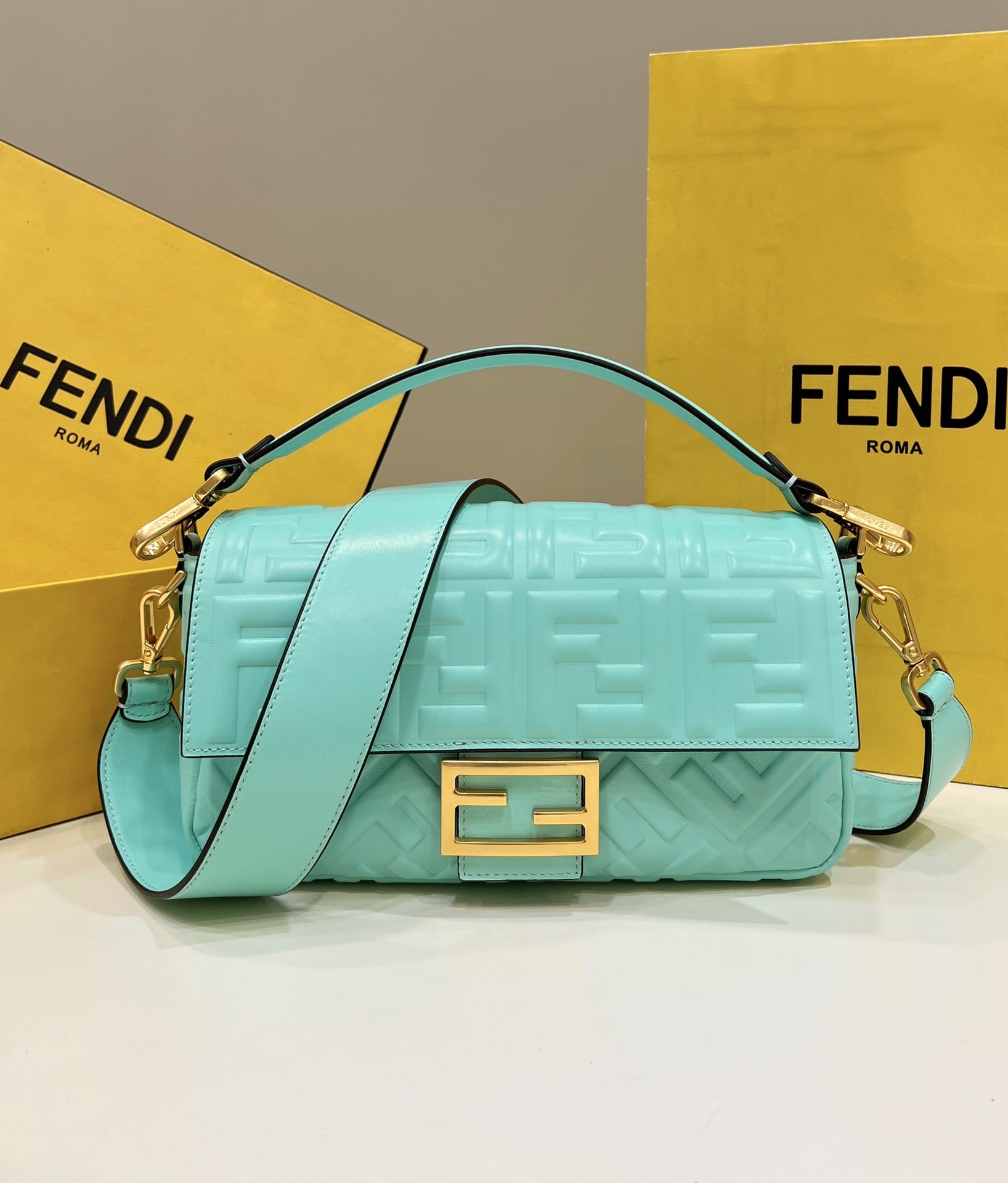Bolsa FENDI Flogo Baguette