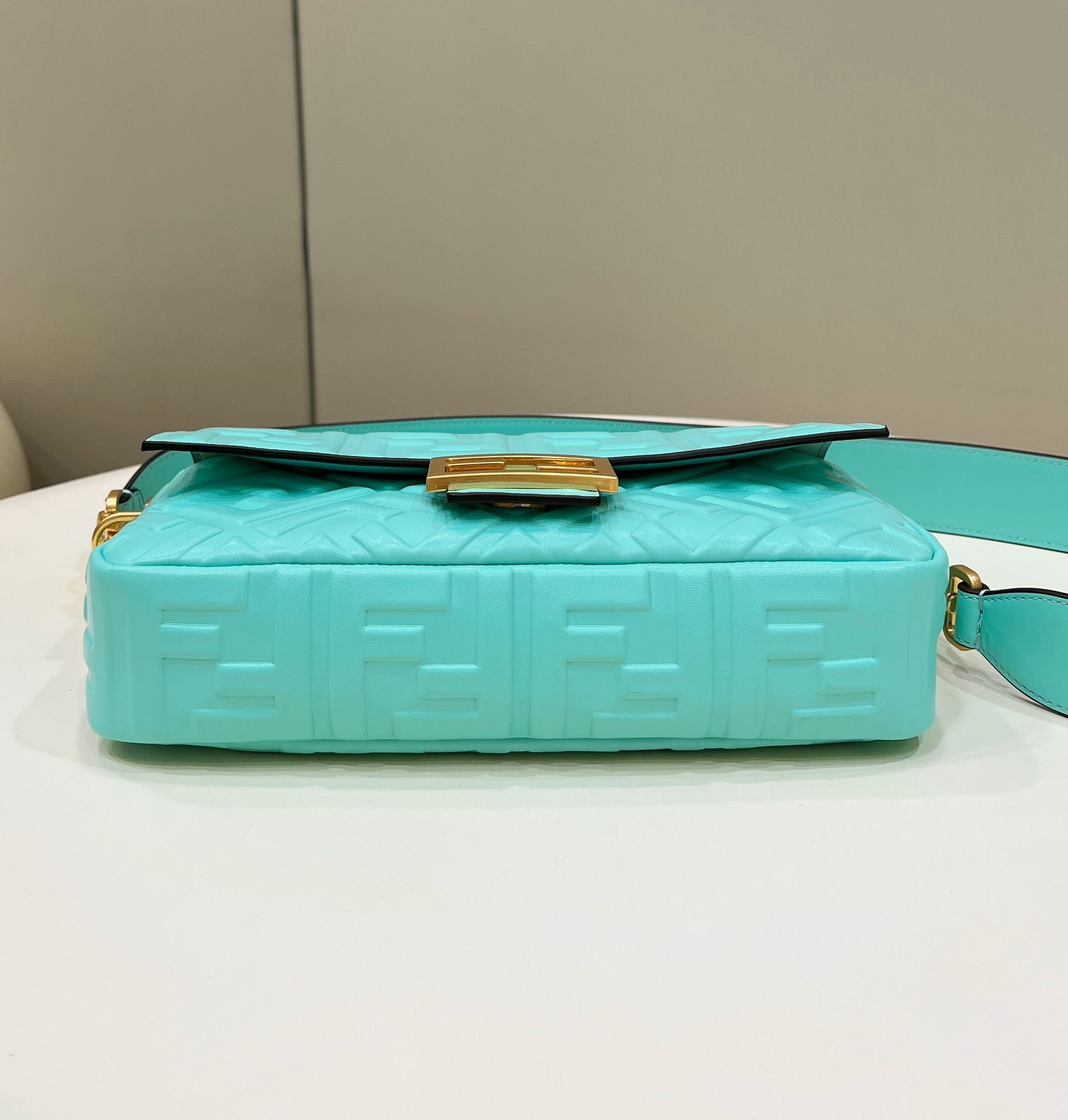 Bolsa FENDI Flogo Baguette