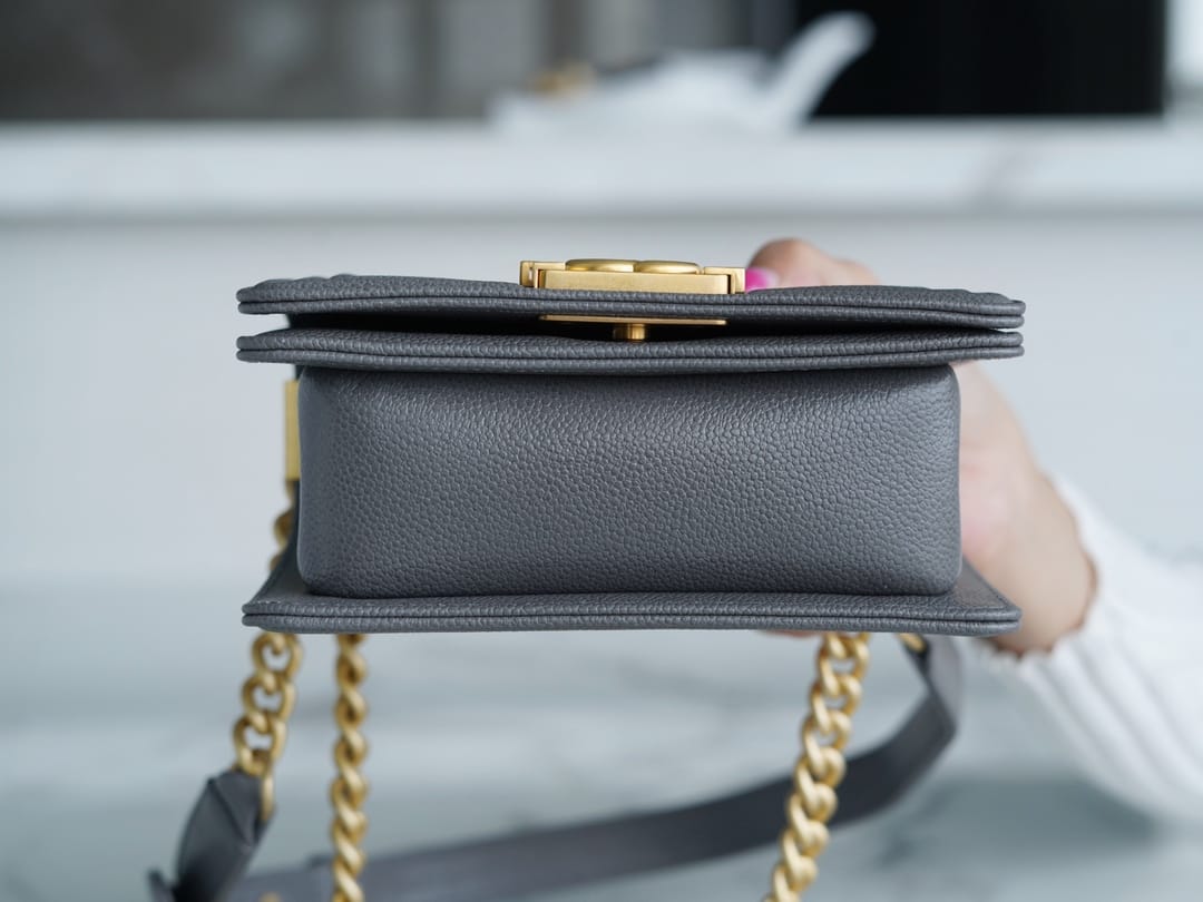 Bolsa CHANEL 22A Mini Leboy 15CM