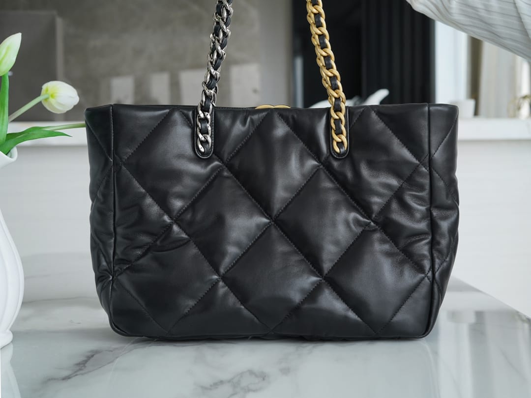 Bolsa CHANEL 19BAG TOTE