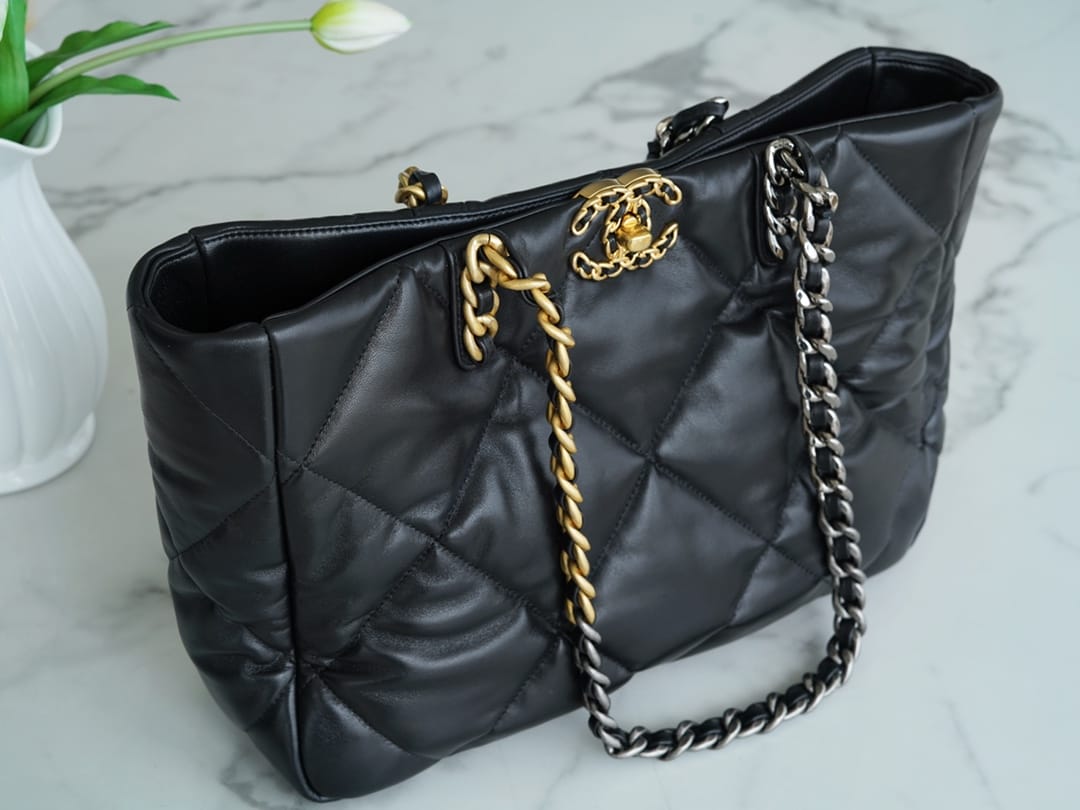 Bolsa CHANEL 19BAG TOTE