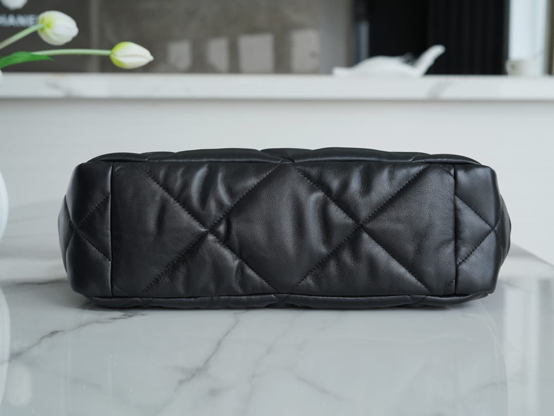 Bolsa CHANEL 19BAG TOTE