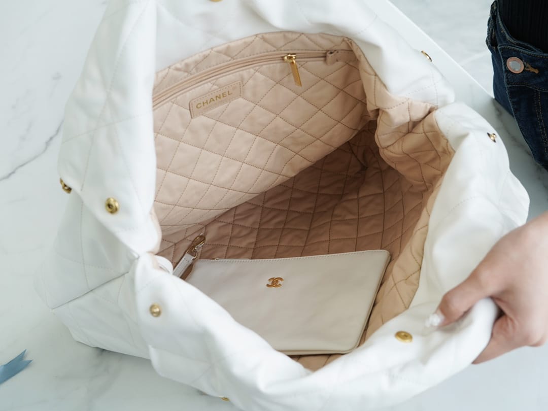 Bolsa CHANEL 22