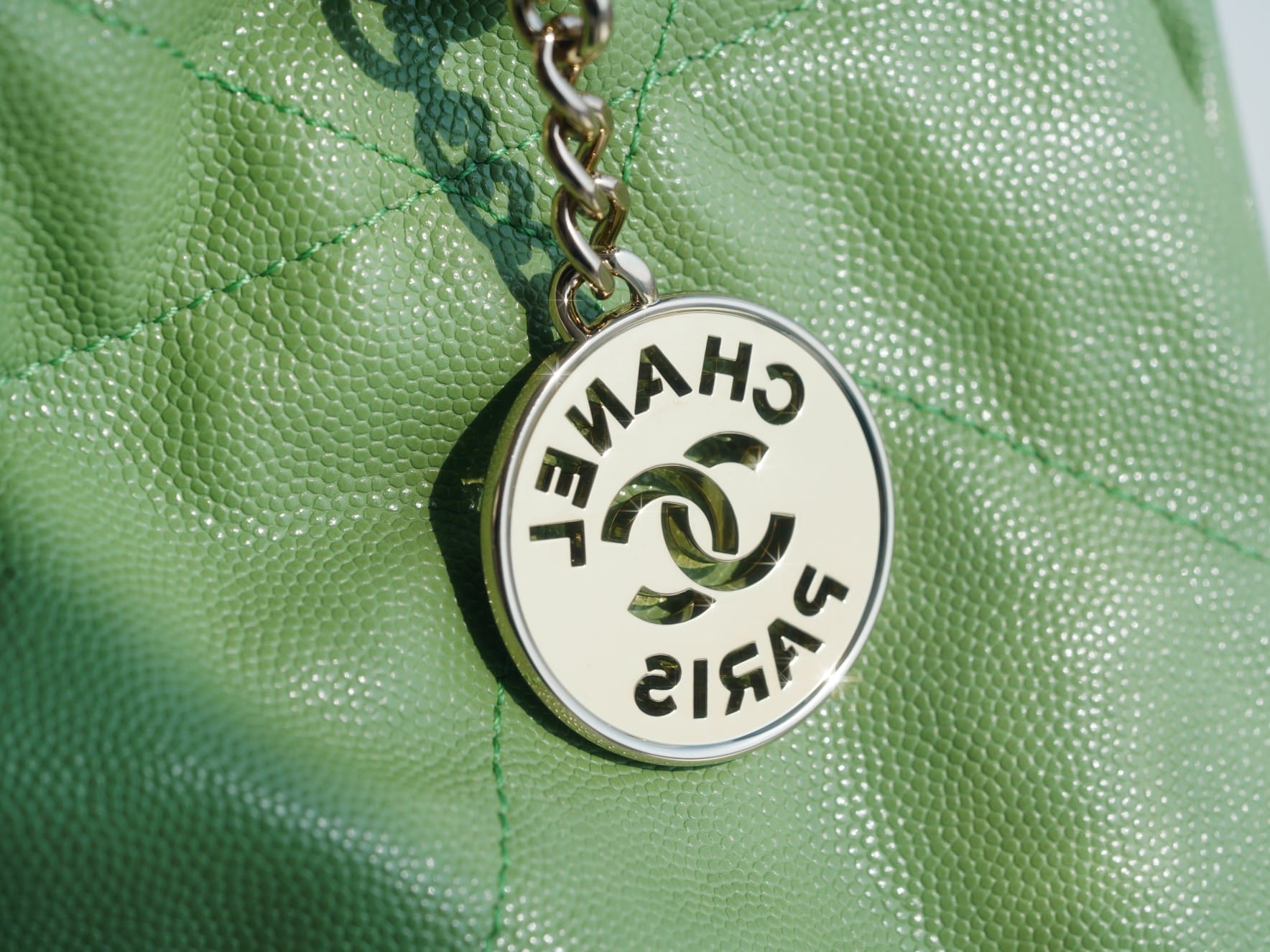 Bolsa CHANEL 22