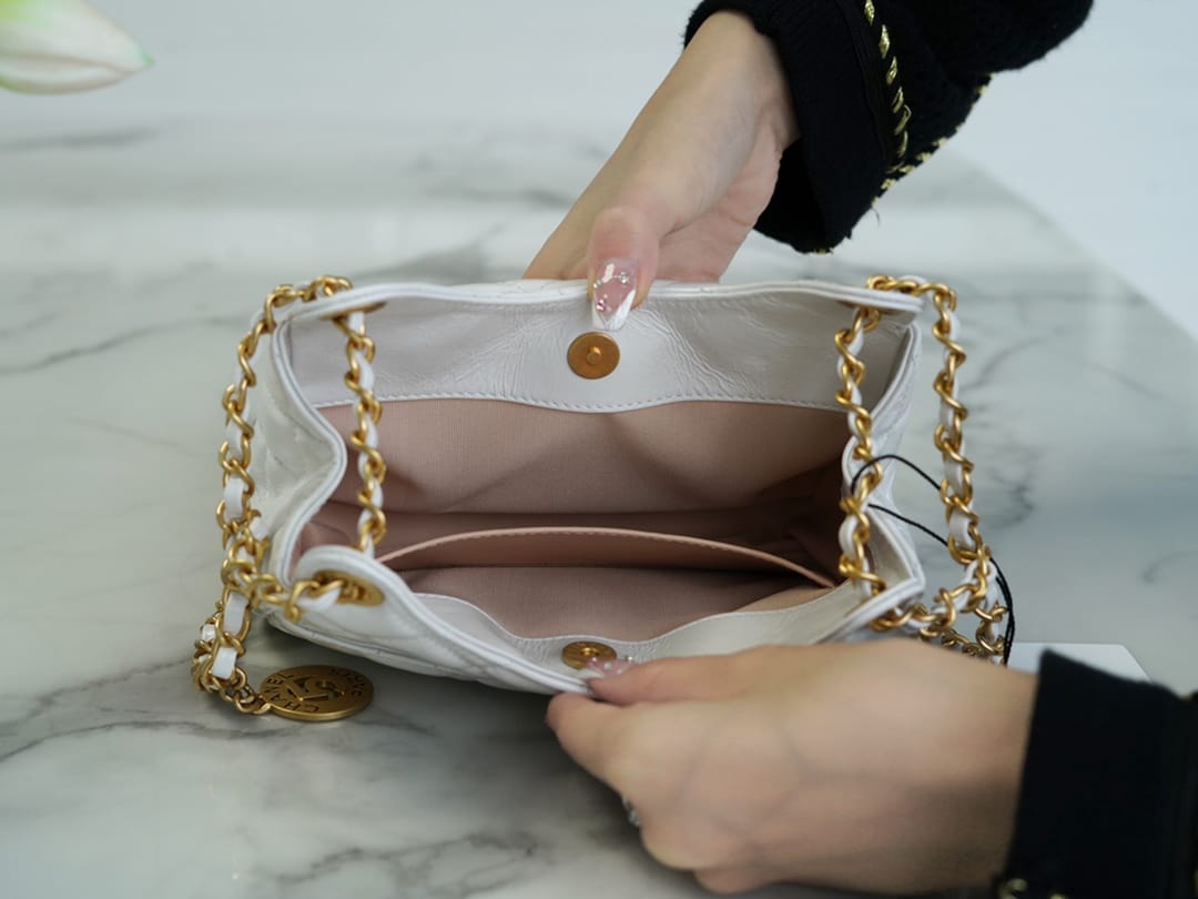 Bolsa CHANEL 23C