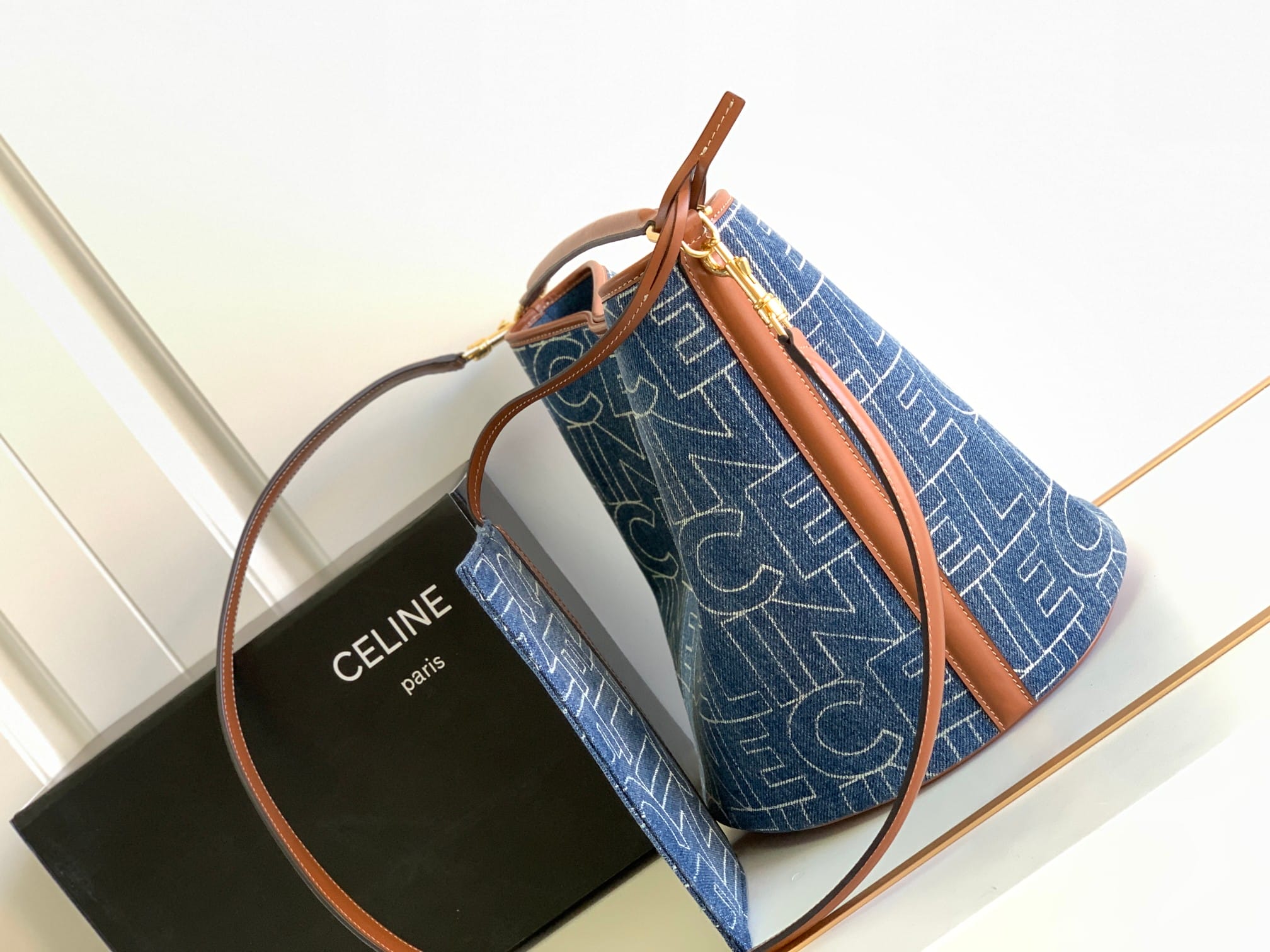 Bolsa CELINE BUCKET 16 CELINE