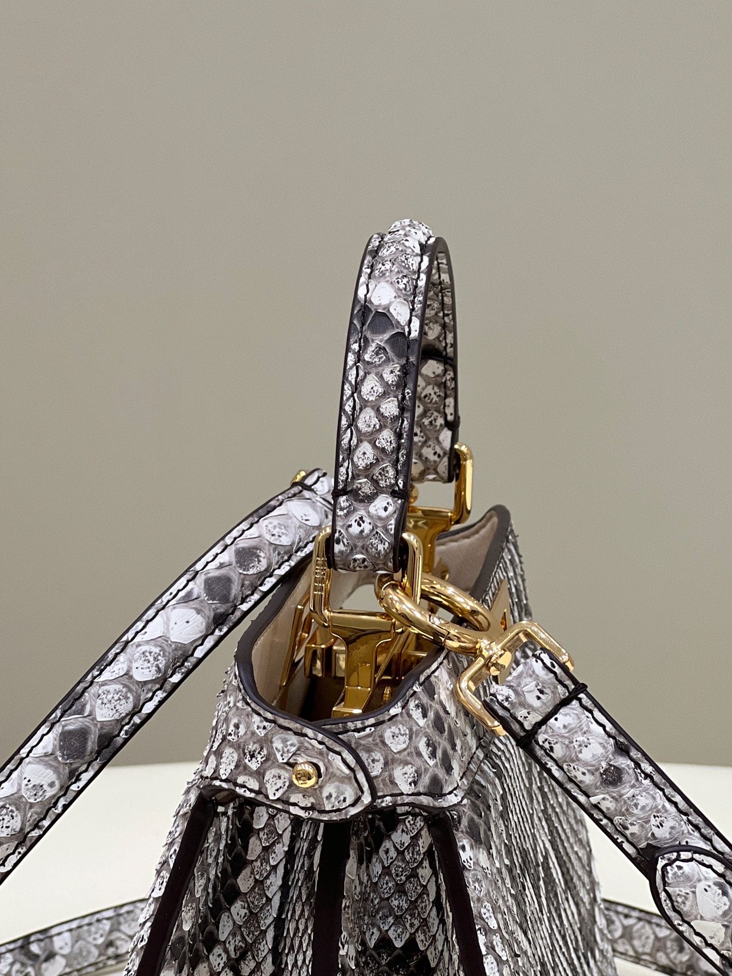 Bolsa FENDI Peekaboo