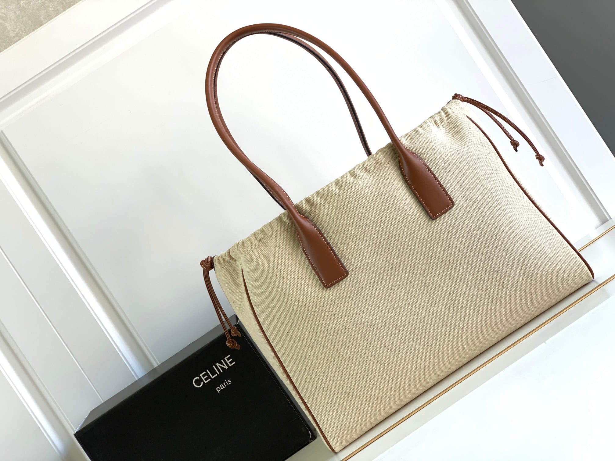 Bolsa Celine Cabas Drawstring Cuir Triomphe