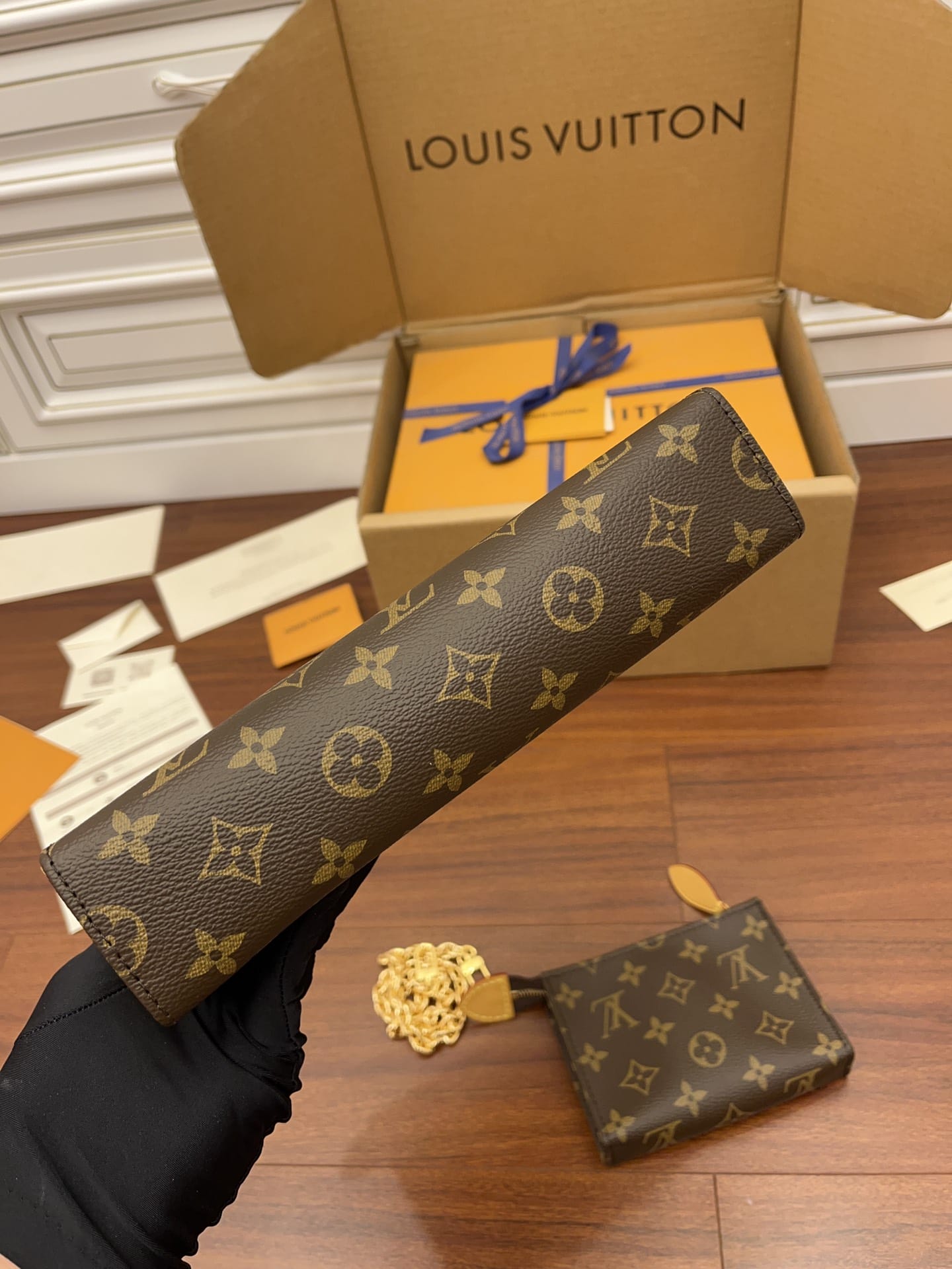 Bolsa Louis Vuitton TOILETRY POUCH ON CHAIN