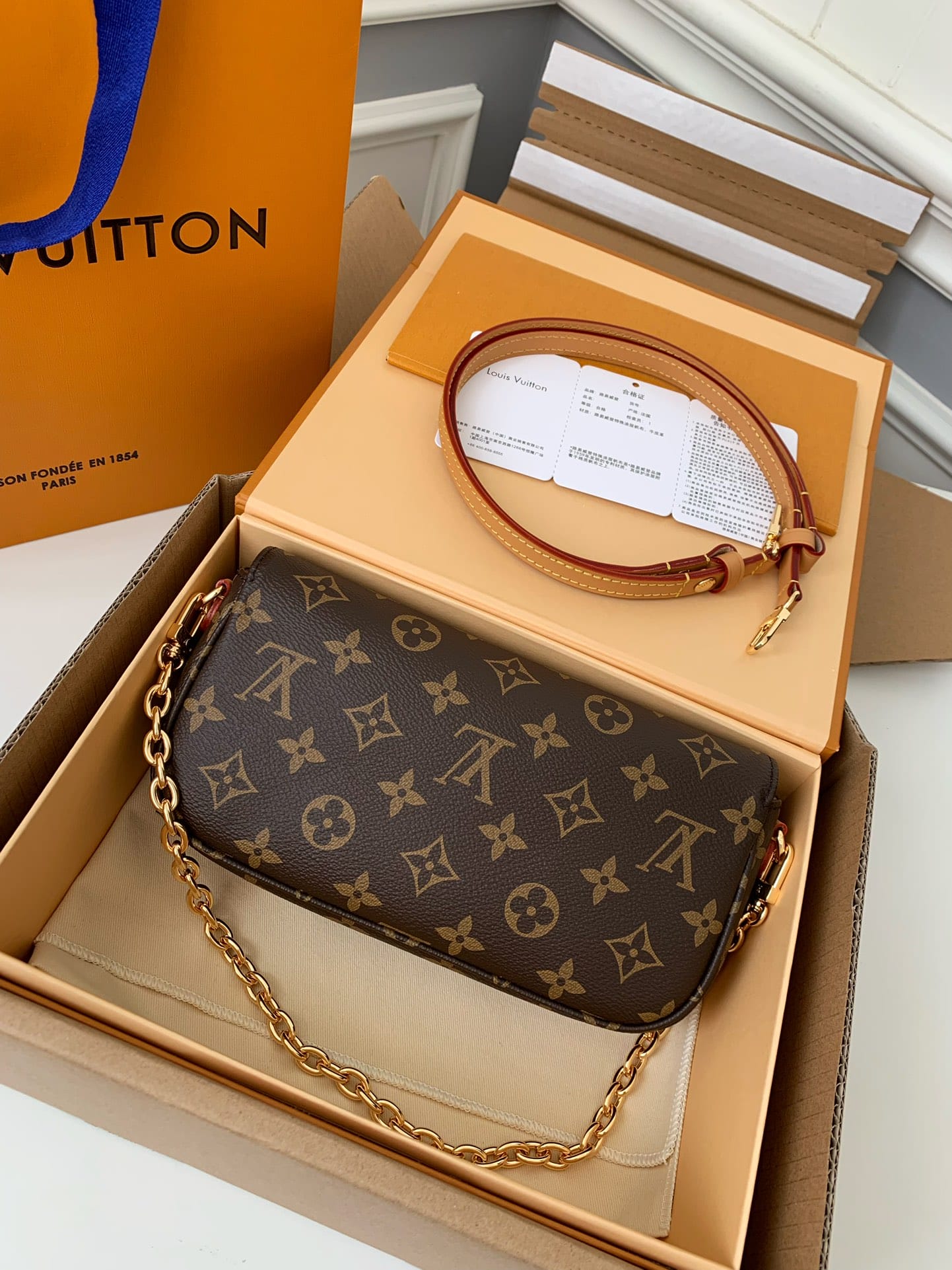 Bolsa Louis Vuitton Wallet on Chain Ivy