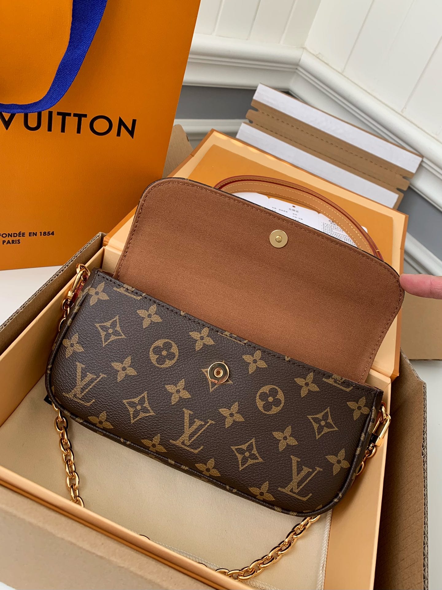 Bolsa Louis Vuitton Wallet on Chain Ivy