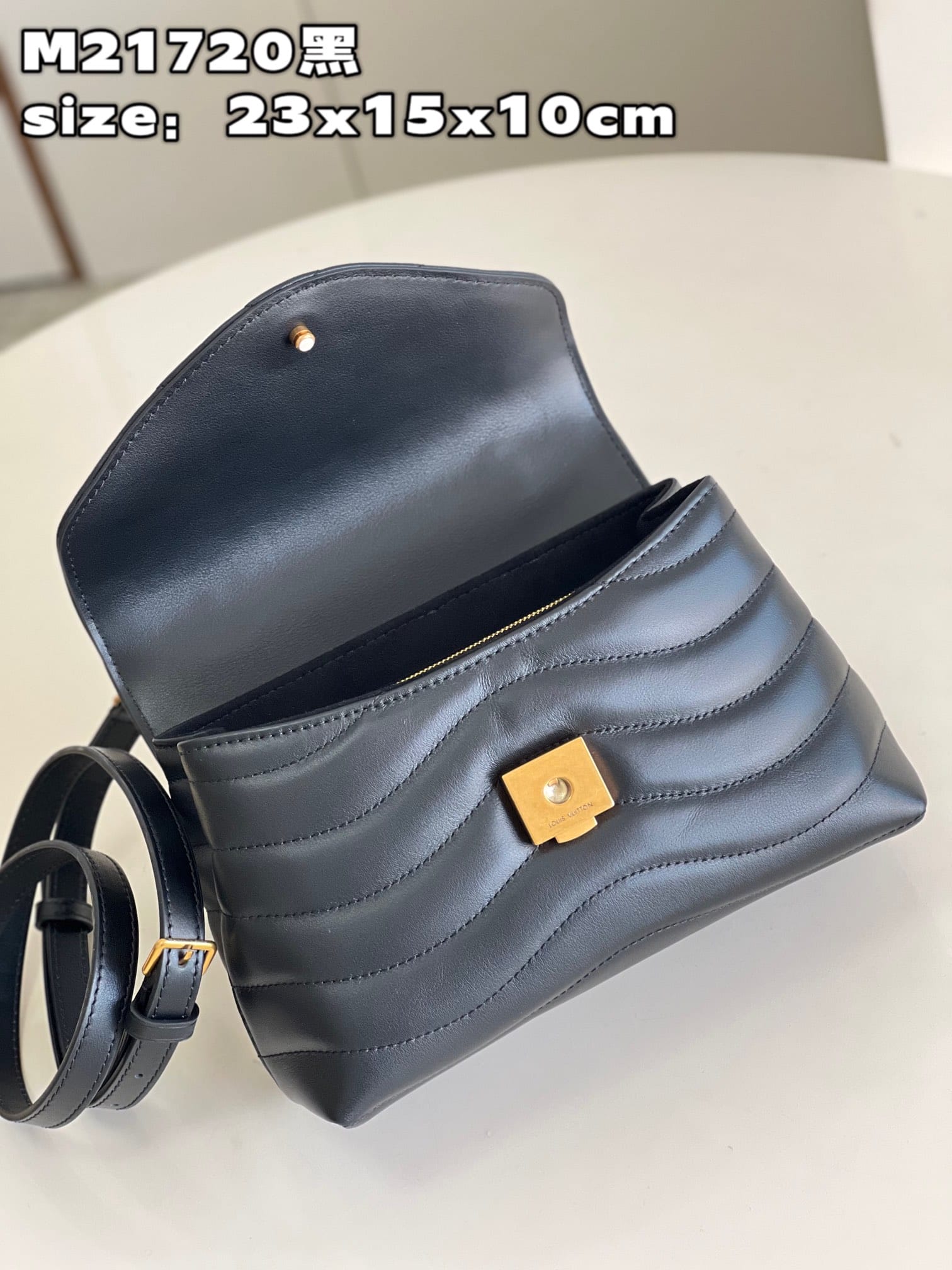 Bolsa Louis Vuitton Hold Me