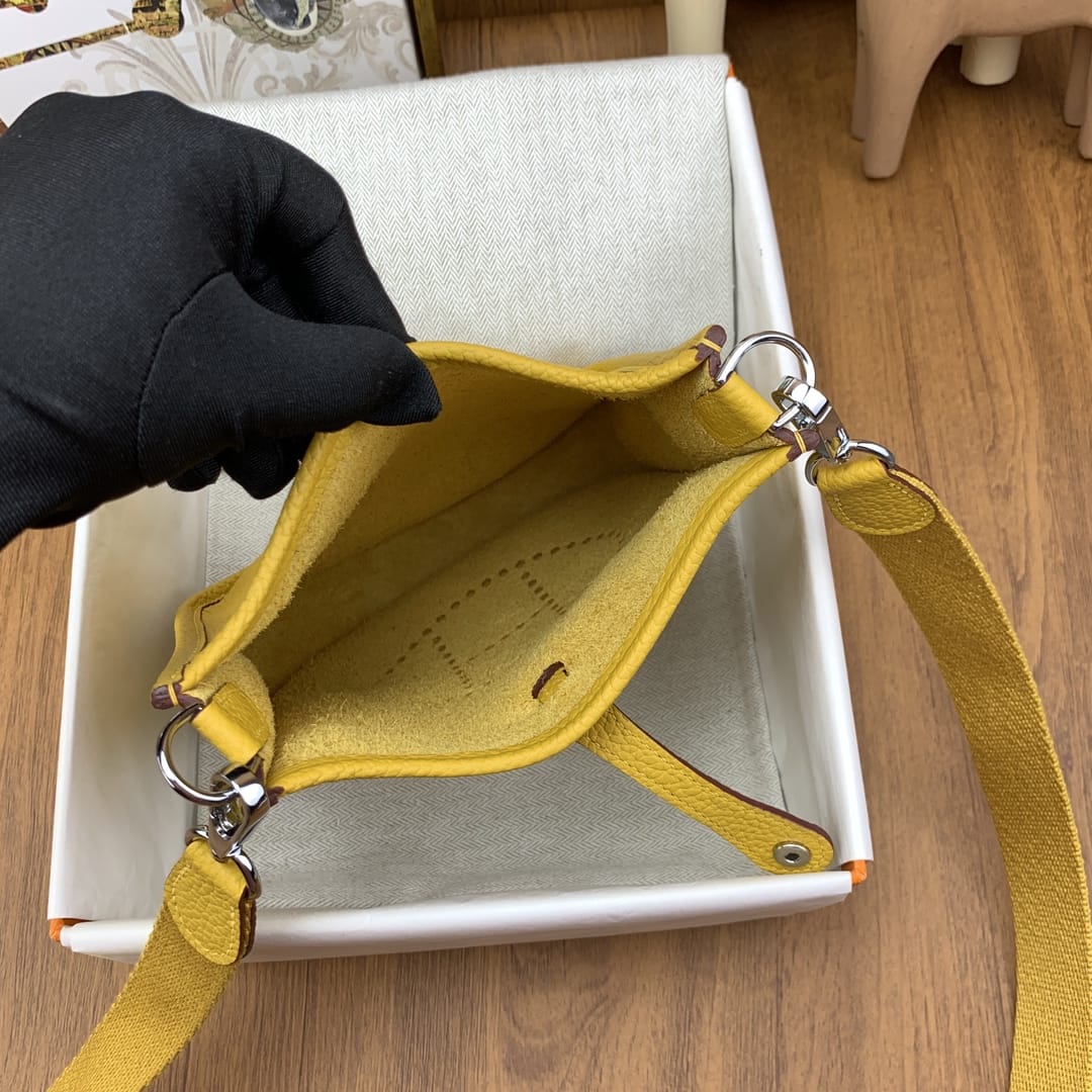 Bolsa Hermès Mini Evelyn 17cm Clemence 9D