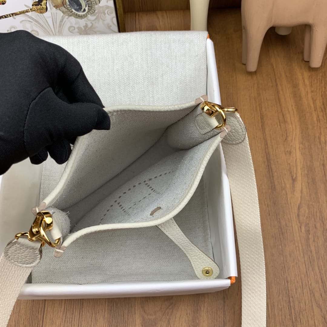 Bolsa Hermès Mini Evelyn 17cm Clemence
