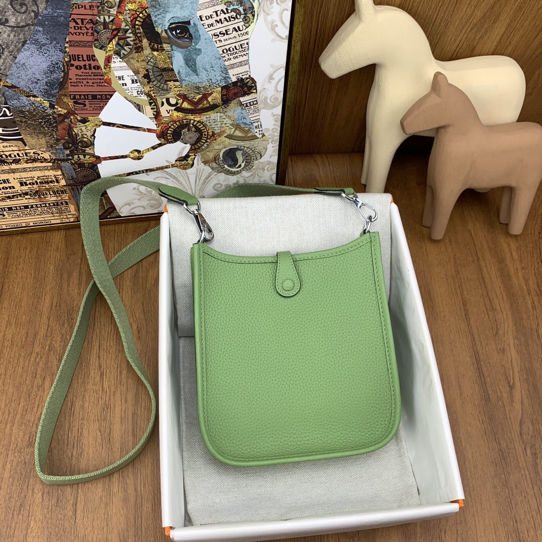 Bolsa Hermès Mini Evelyn 17cm Clemence