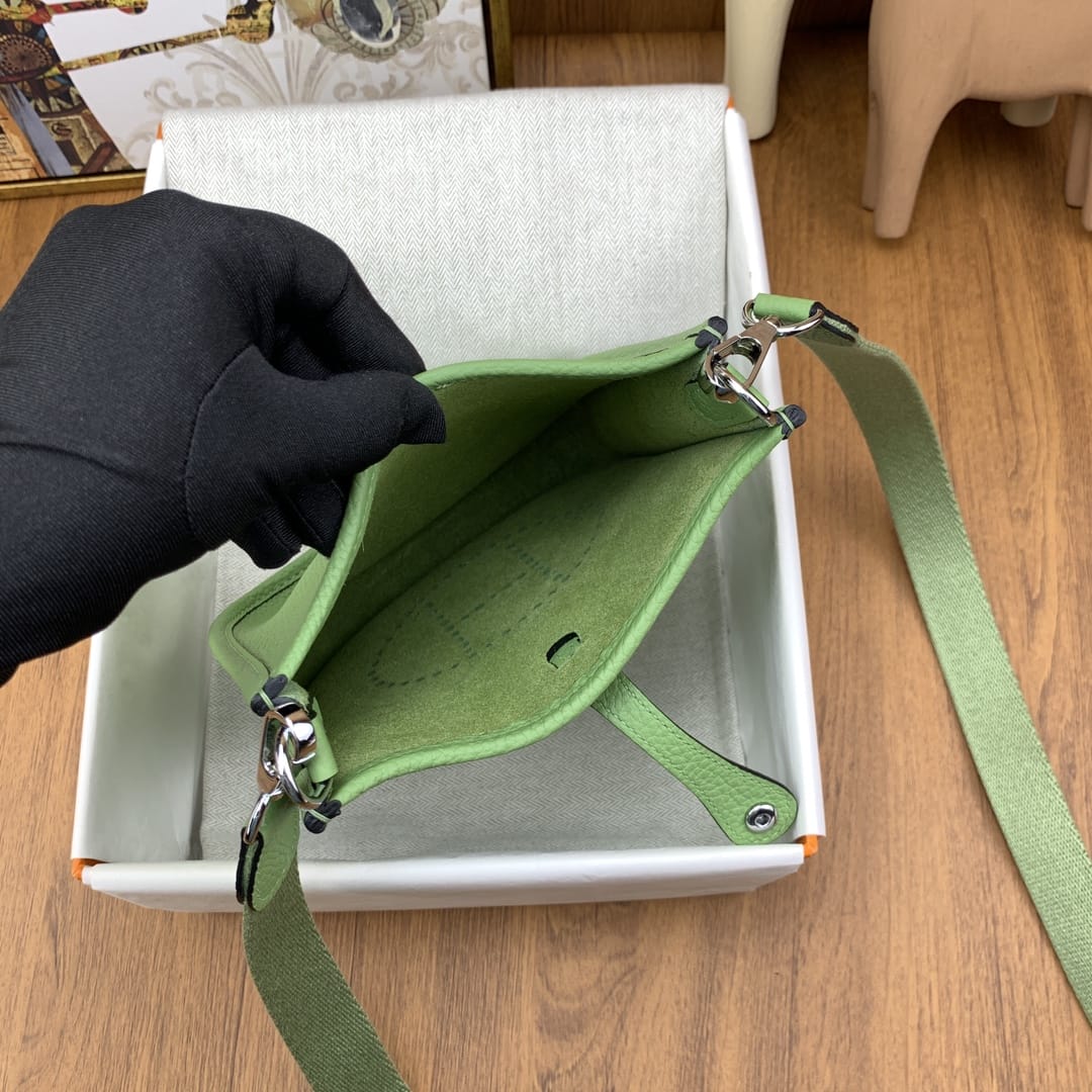 Bolsa Hermès Mini Evelyn 17cm Clemence