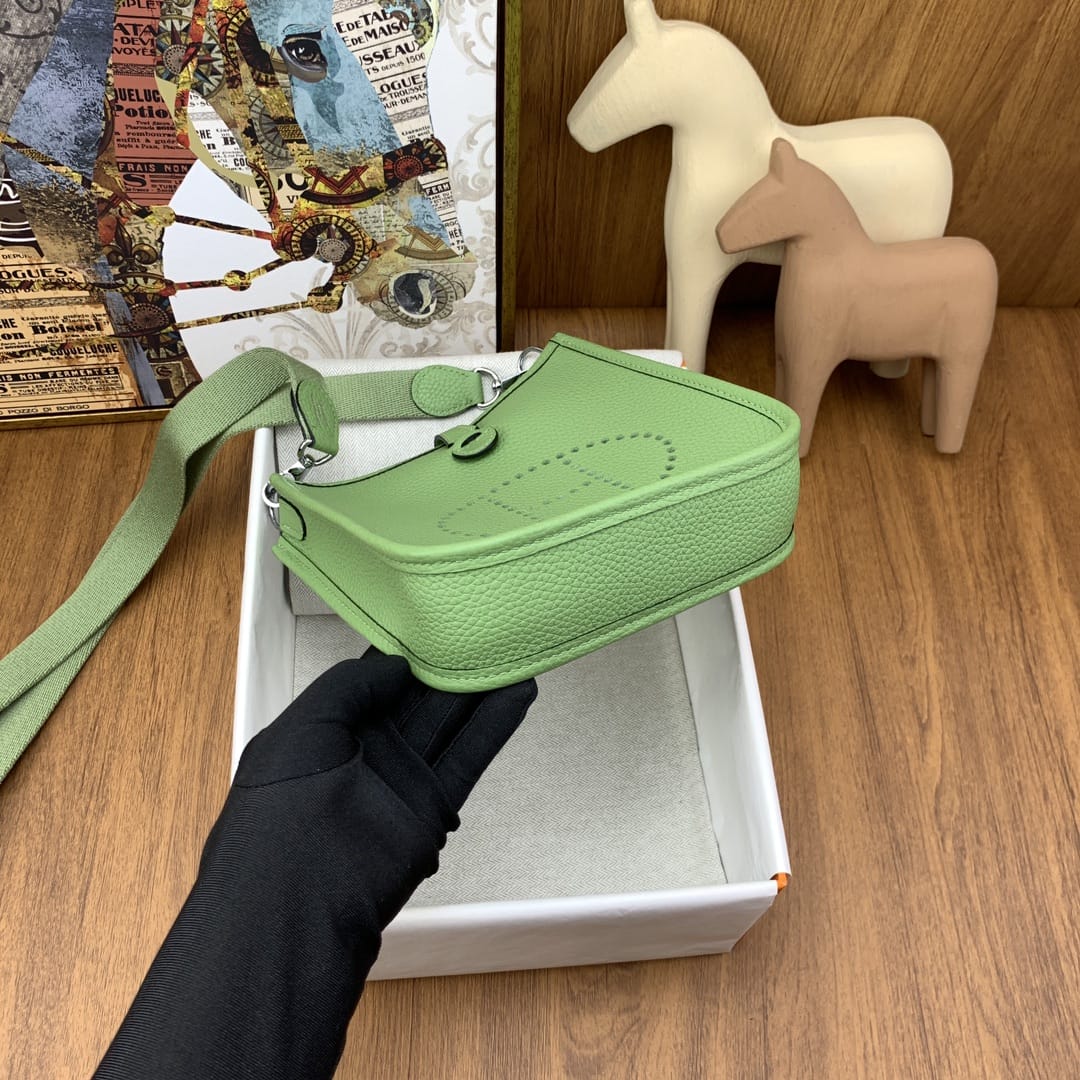 Bolsa Hermès Mini Evelyn 17cm Clemence
