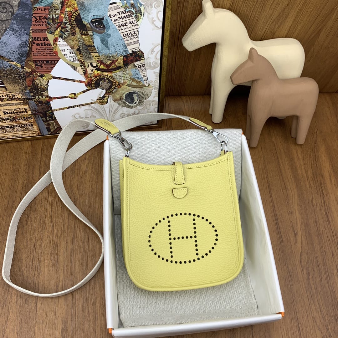Bolsa Hermès Mini Evelyn 17cm Clemence