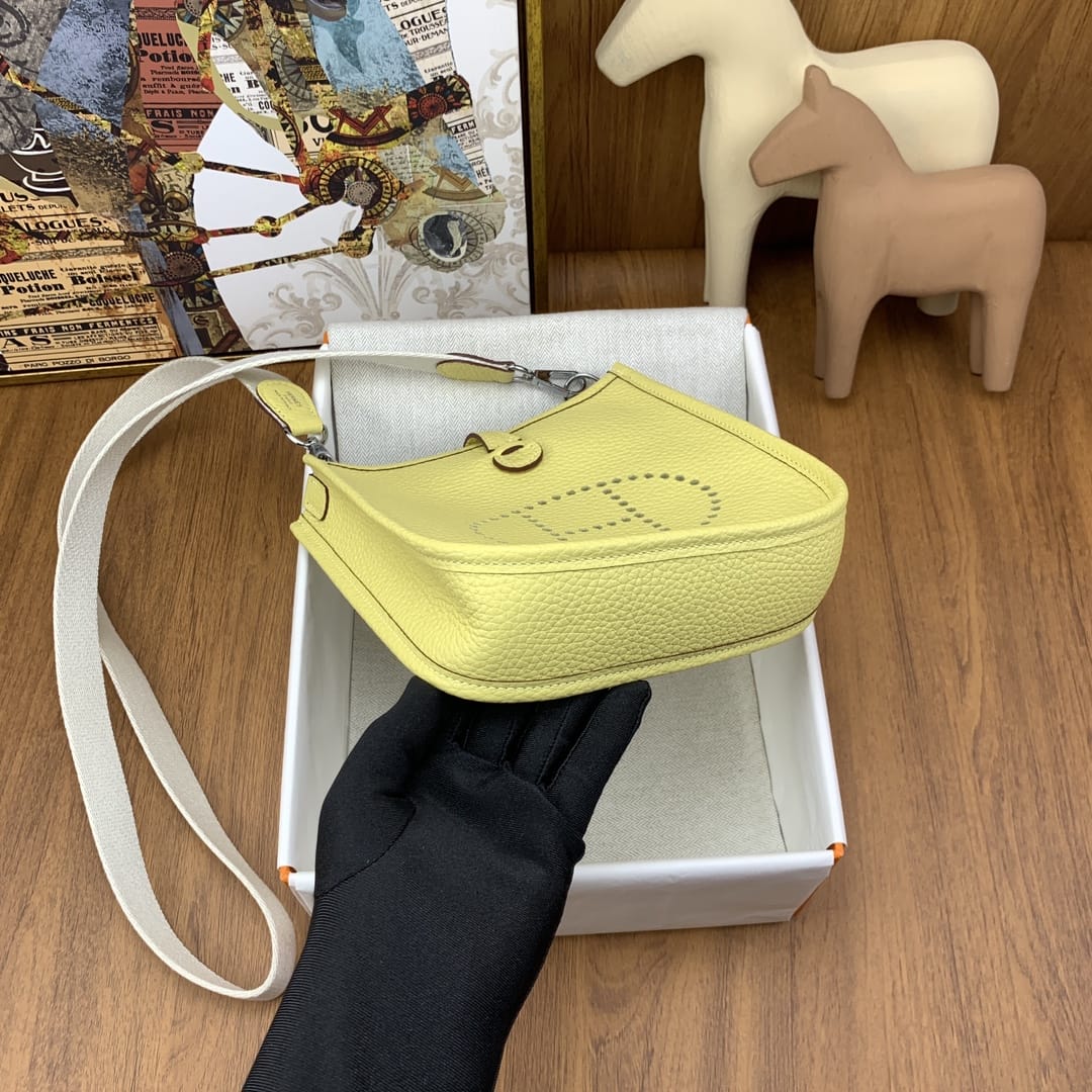Bolsa Hermès Mini Evelyn 17cm Clemence