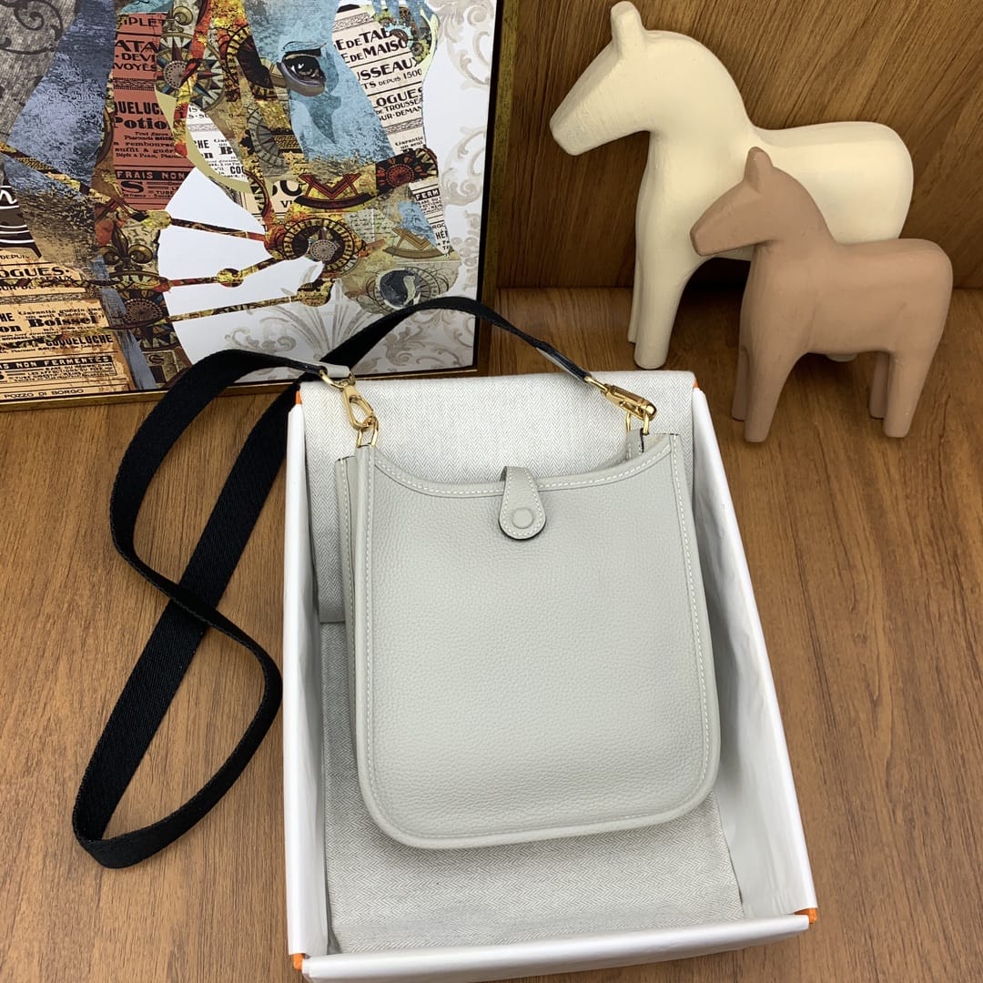 Bolsa Hermès Mini Evelyn 17cm Clemence