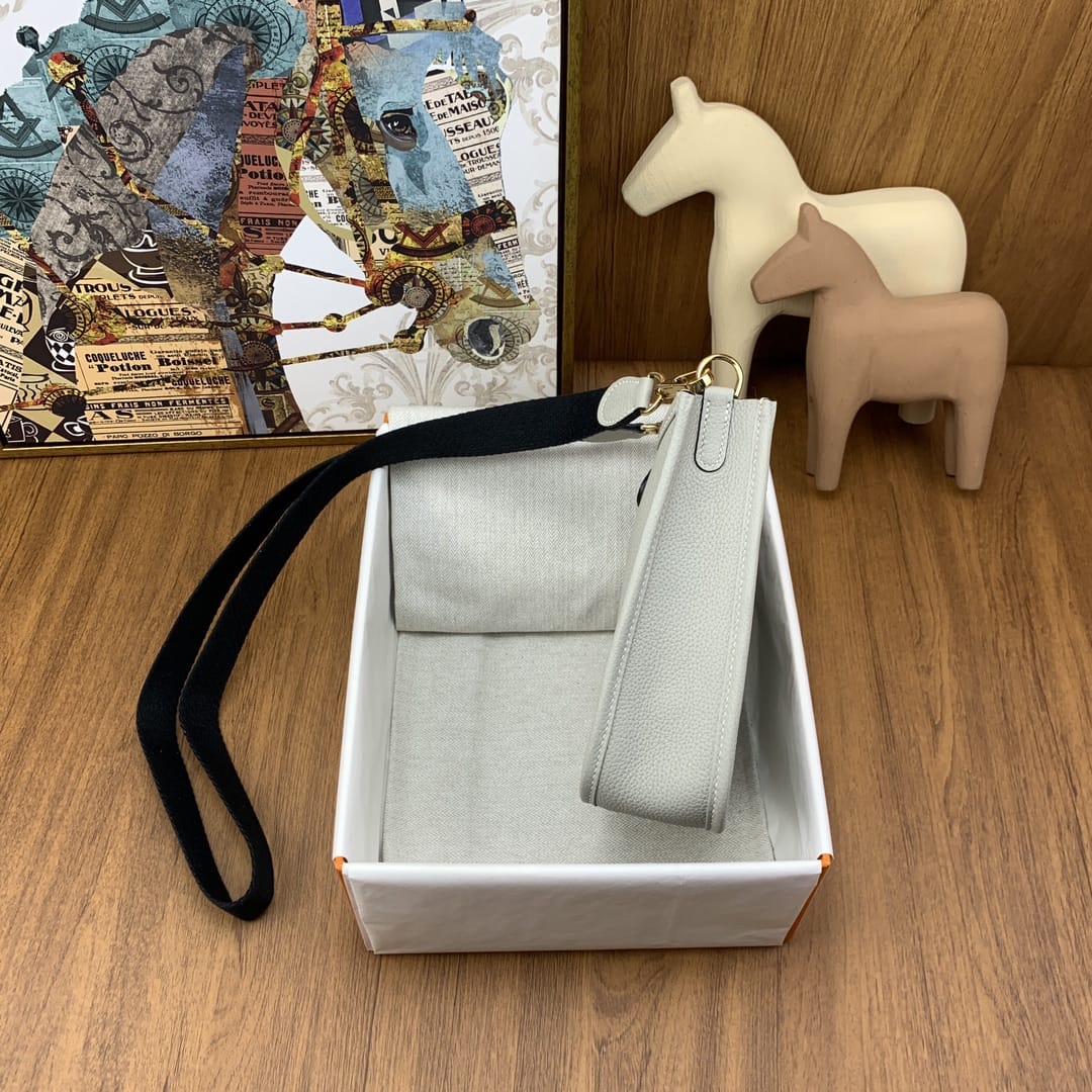 Bolsa Hermès Mini Evelyn 17cm Clemence