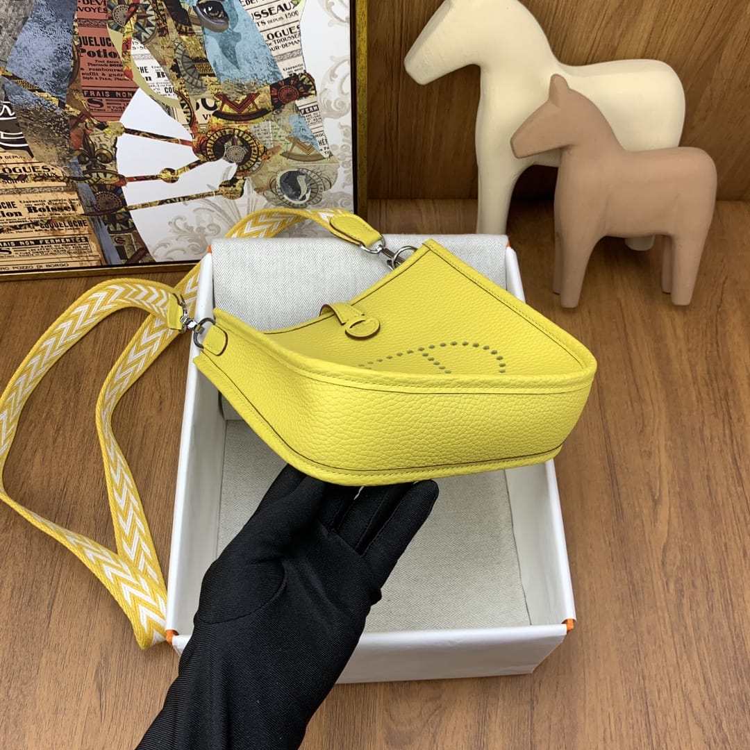 Bolsa Hermès Mini Evelyn 17cm Clemence