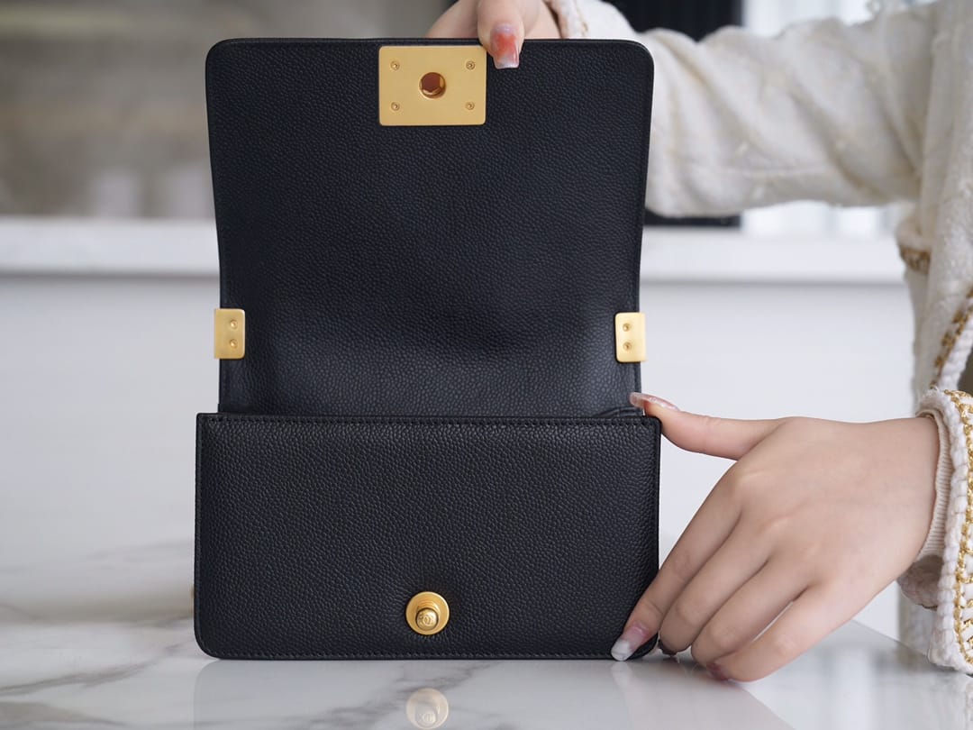 Bolsa CHANEL Leboy 25