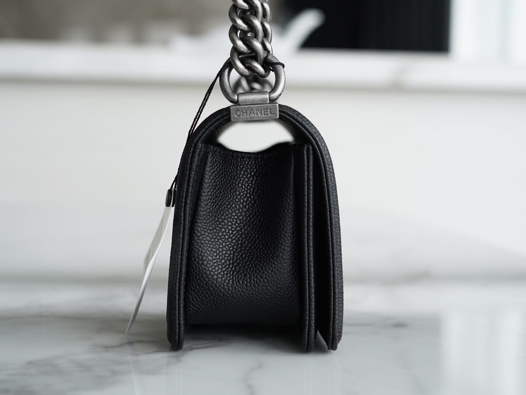 Bolsa CHANEL Leboy 25