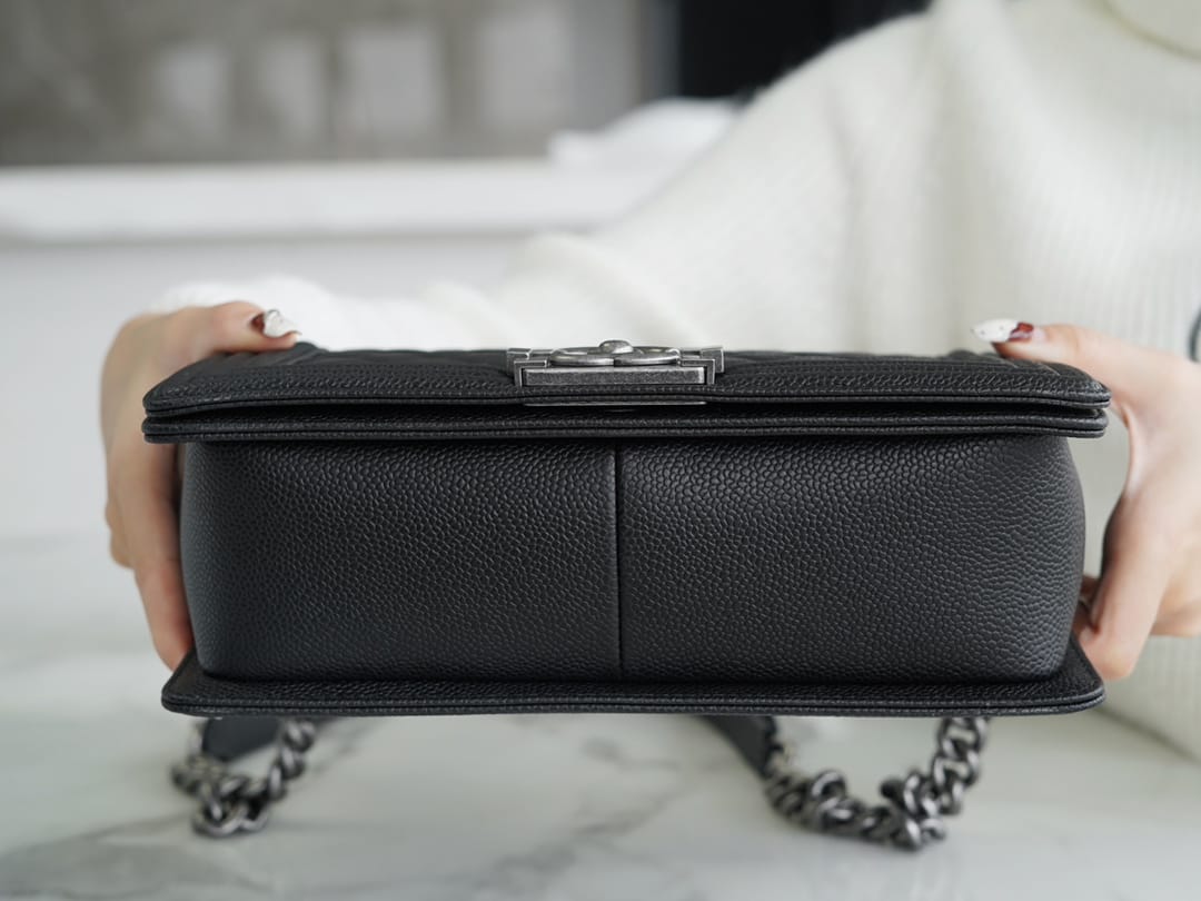 Bolsa CHANEL Leboy 25