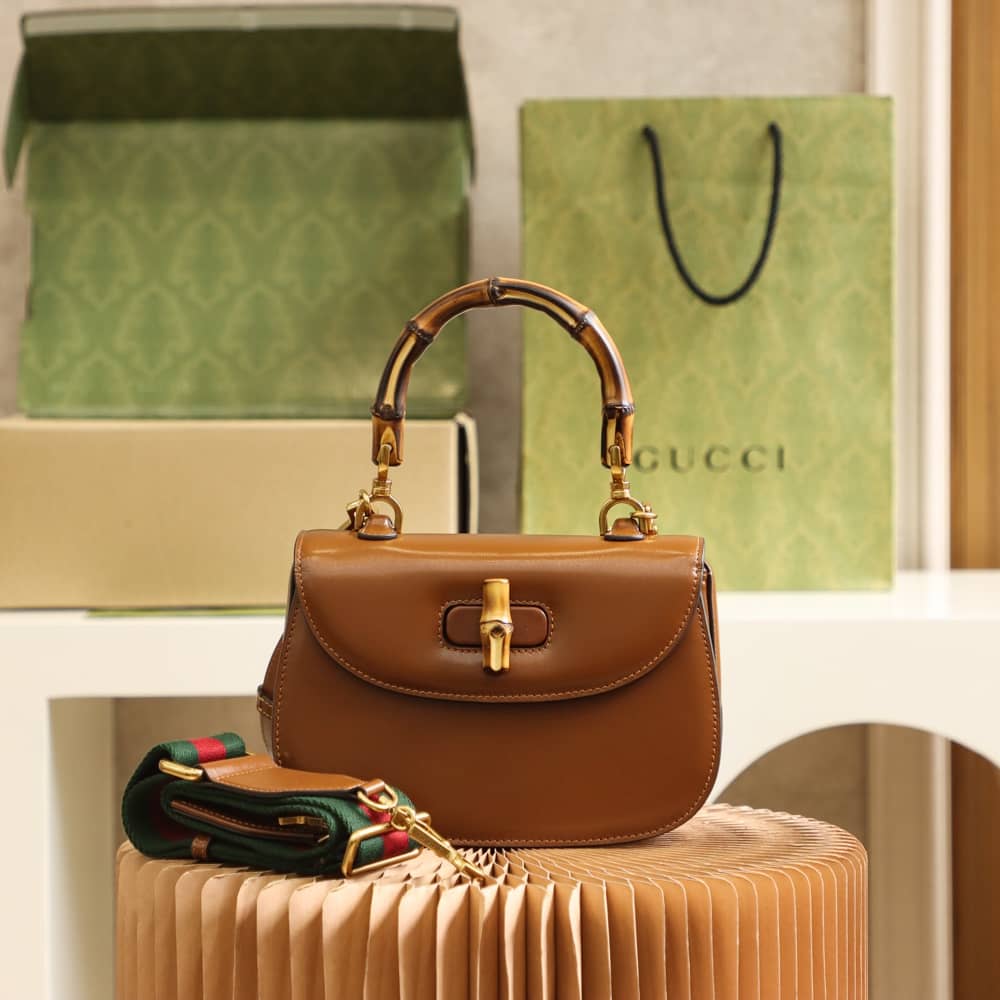 Bolsa Gucci Bamboo 1947 small top handle bag